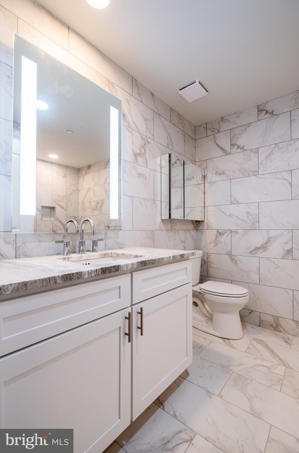 LOGAN SQUARE - Residential Lease