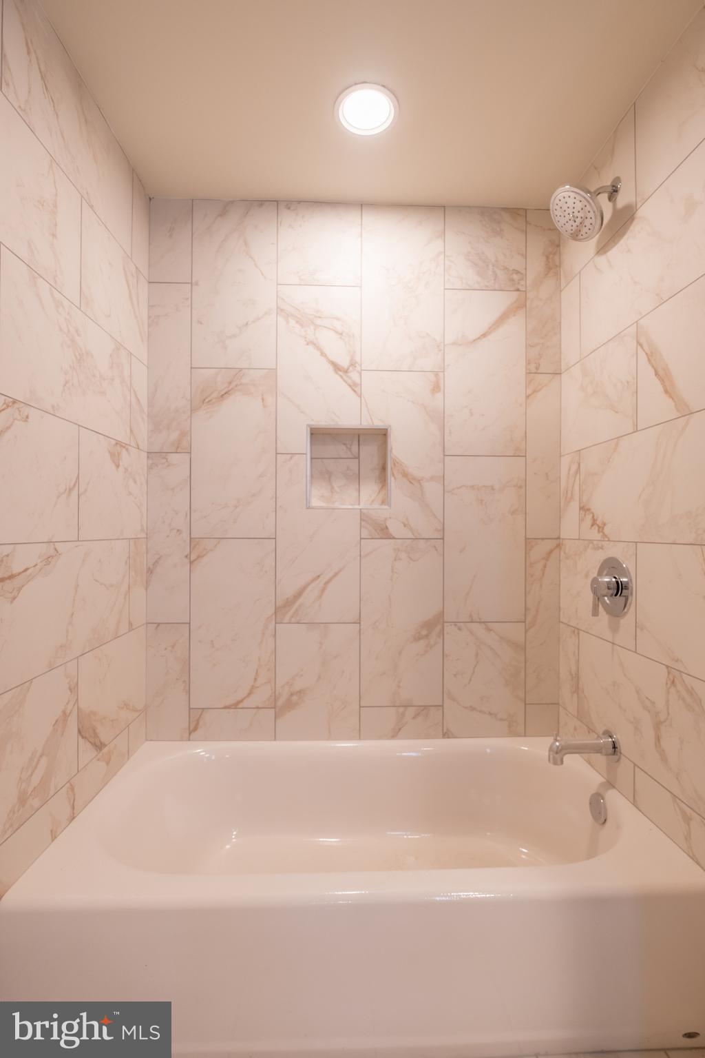 LOGAN SQUARE - Residential Lease