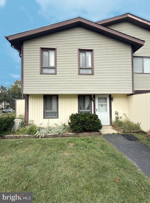 Condo For Sale - 19 King Henry Circle<br/> ROSEDALE, MD 21237