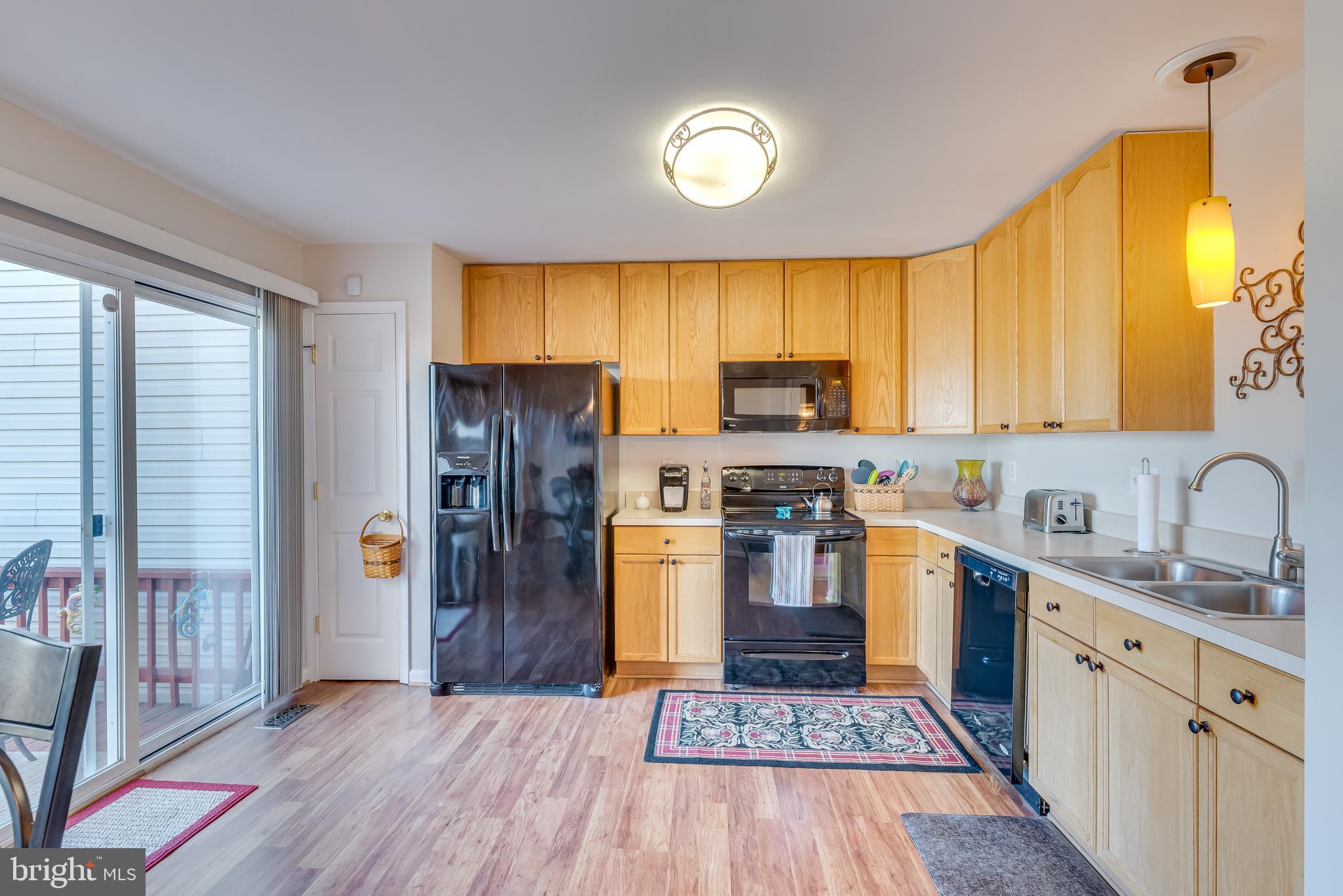 COUNTY GREEN - Residential Lease