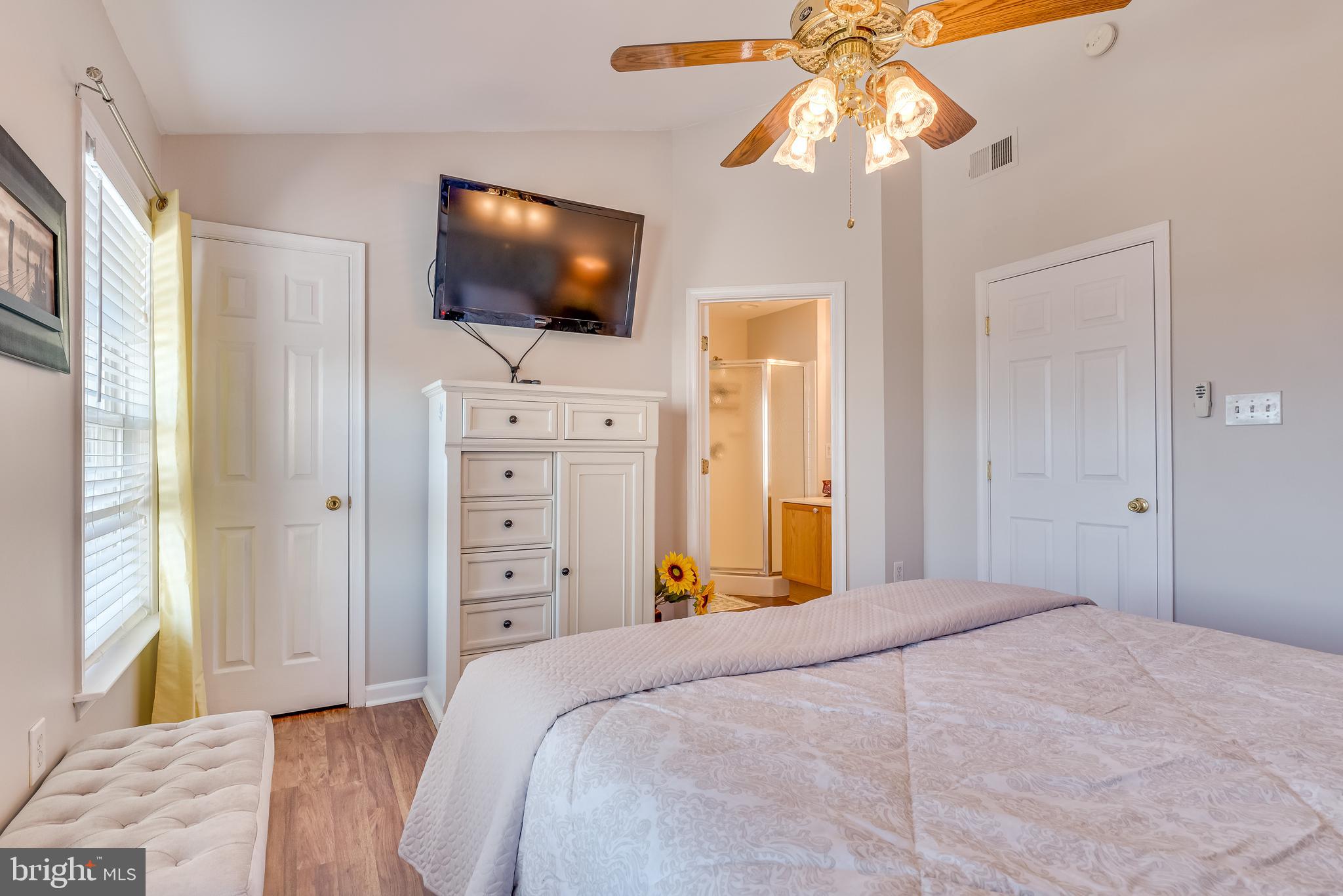 COUNTY GREEN - Residential Lease