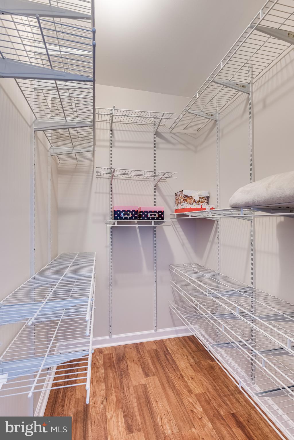 COUNTY GREEN - Residential Lease