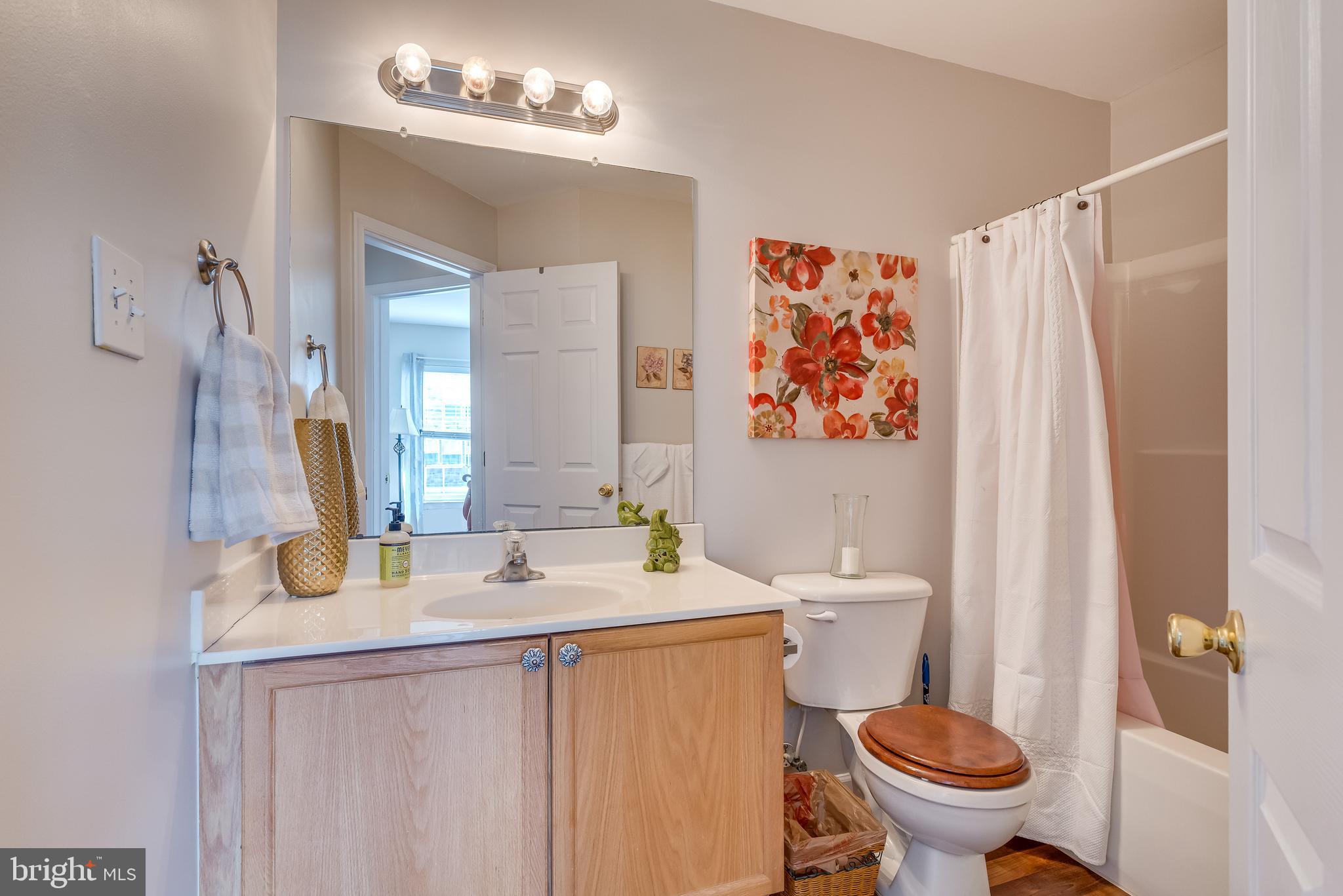 COUNTY GREEN - Residential Lease