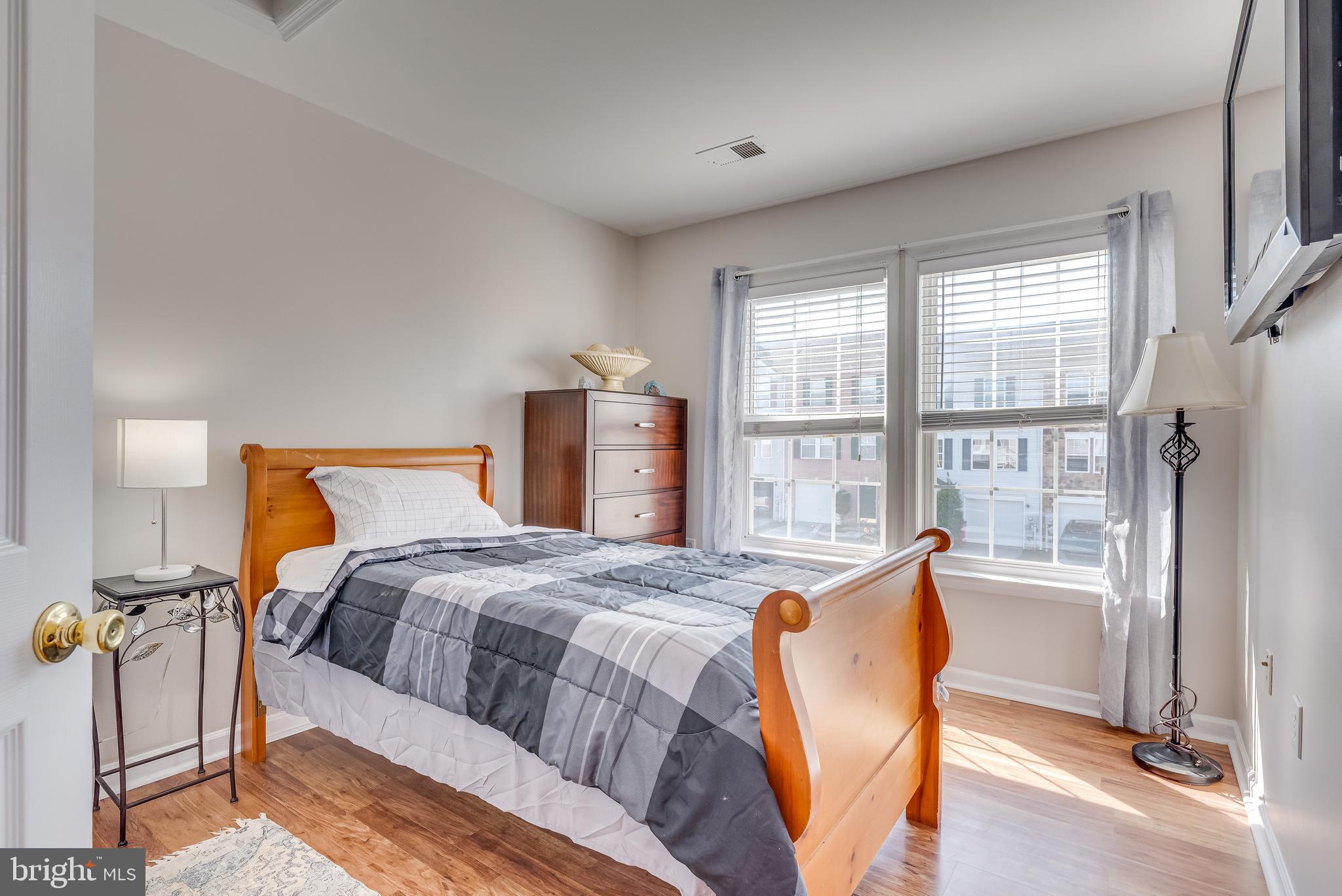 COUNTY GREEN - Residential Lease