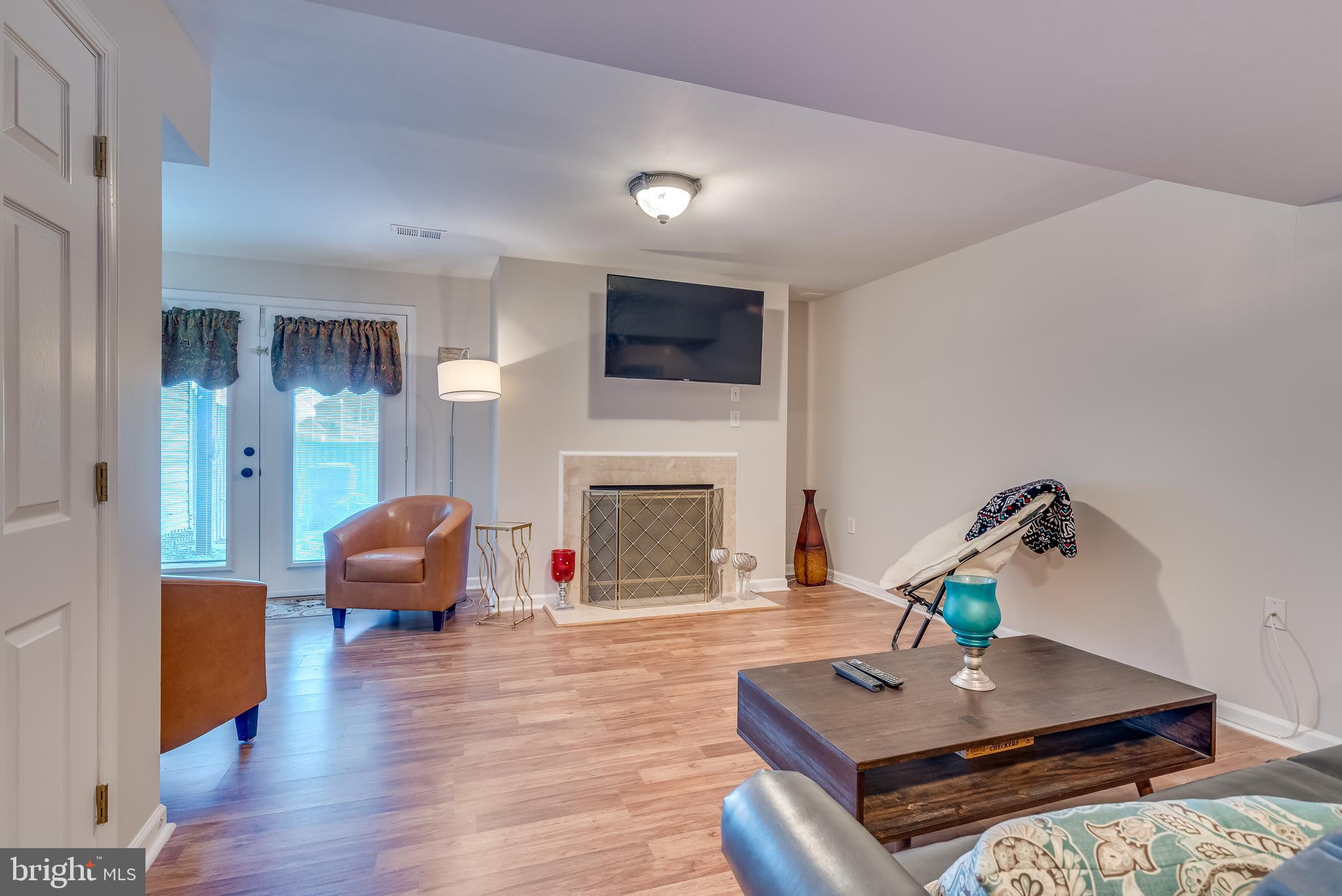 COUNTY GREEN - Residential Lease