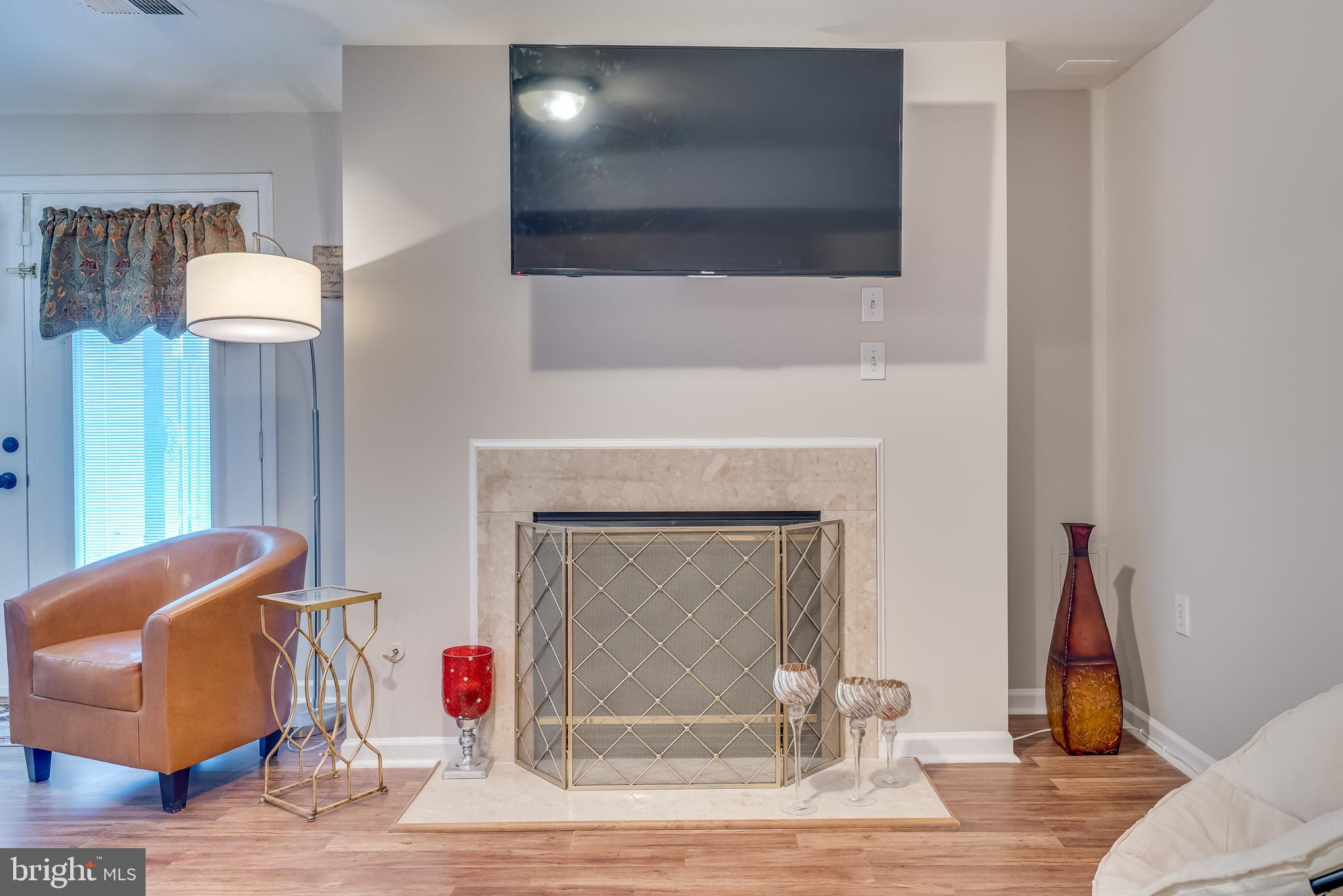 COUNTY GREEN - Residential Lease