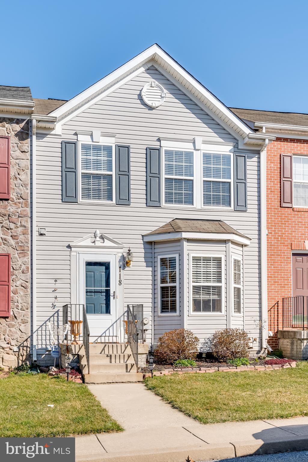 COUNTY GREEN - Residential Lease