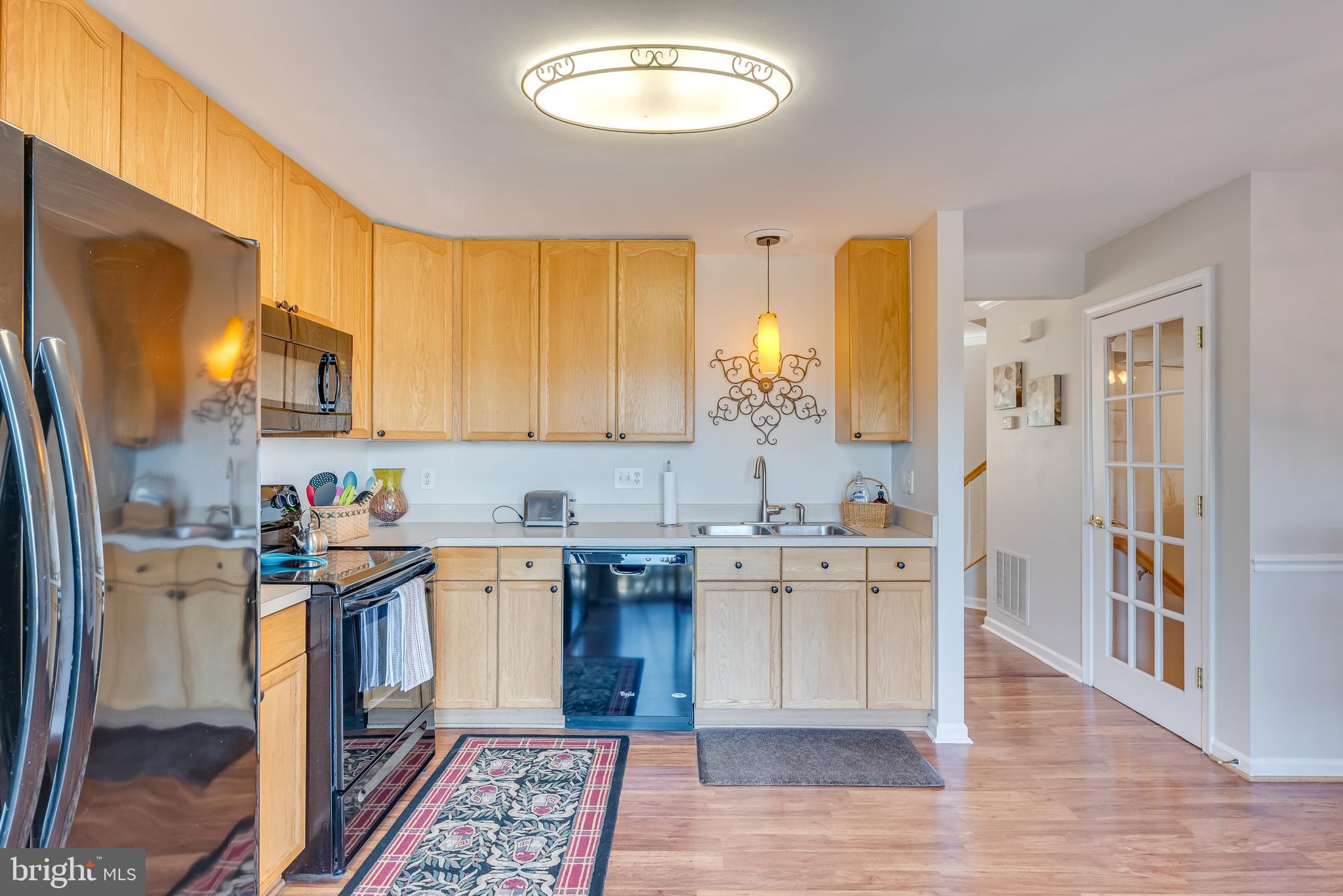 COUNTY GREEN - Residential Lease