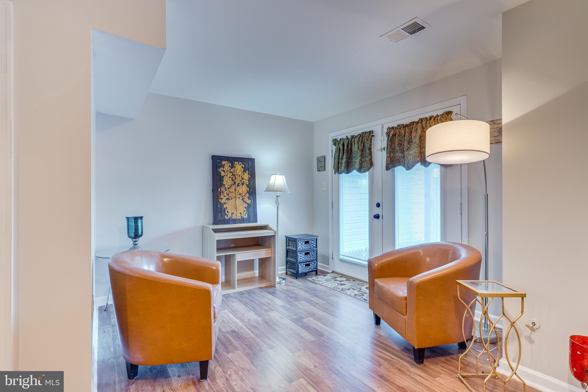 COUNTY GREEN - Residential Lease