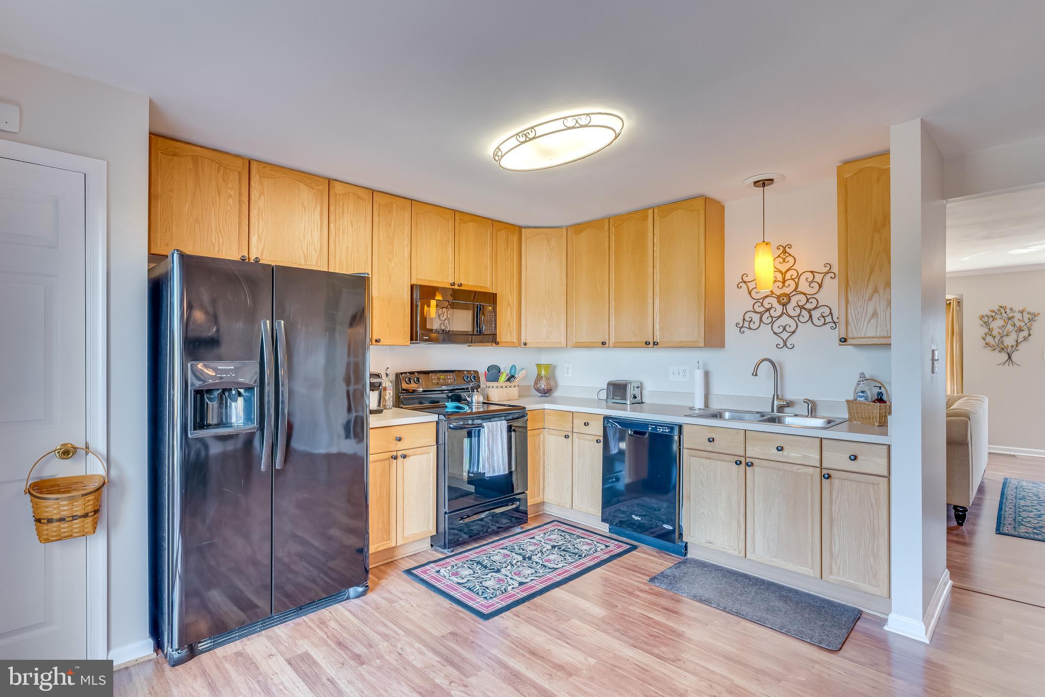 COUNTY GREEN - Residential Lease