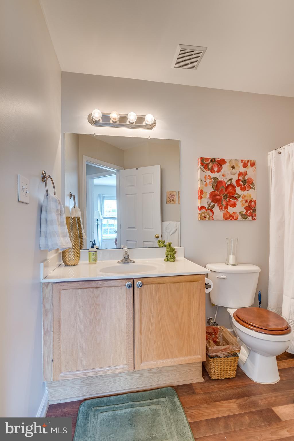 COUNTY GREEN - Residential Lease