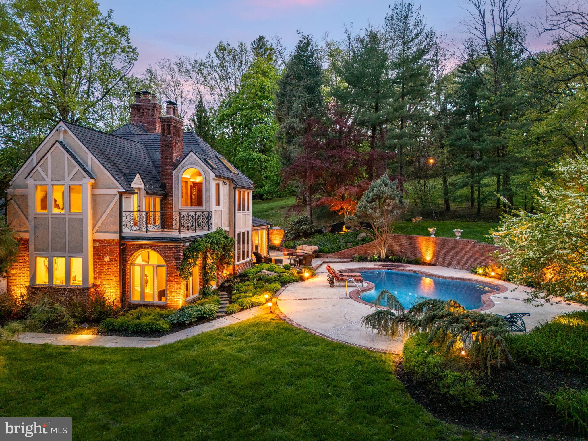 1100 GREEN VALLEY ROAD