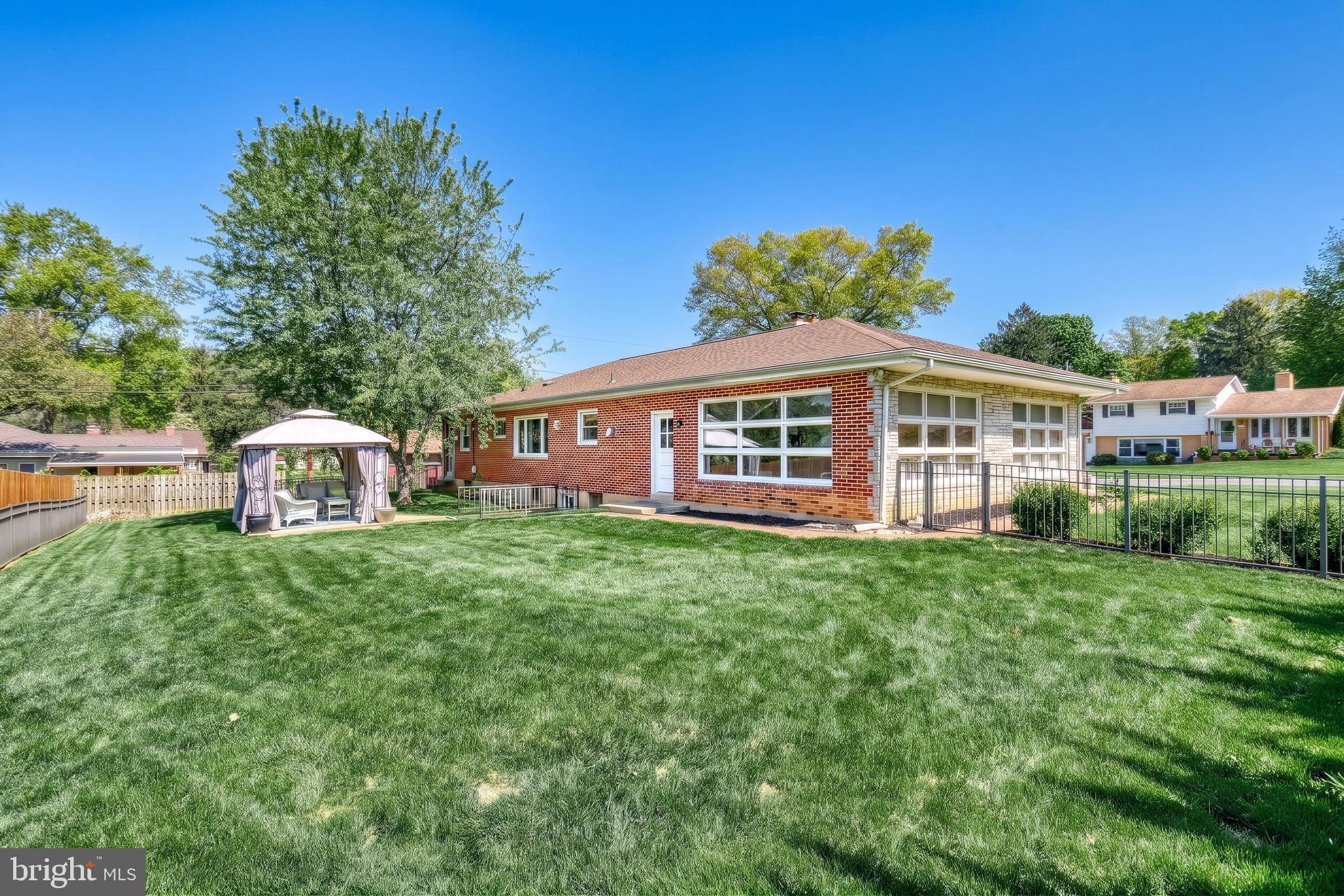 CEDAR CLIFF MANOR - Residential