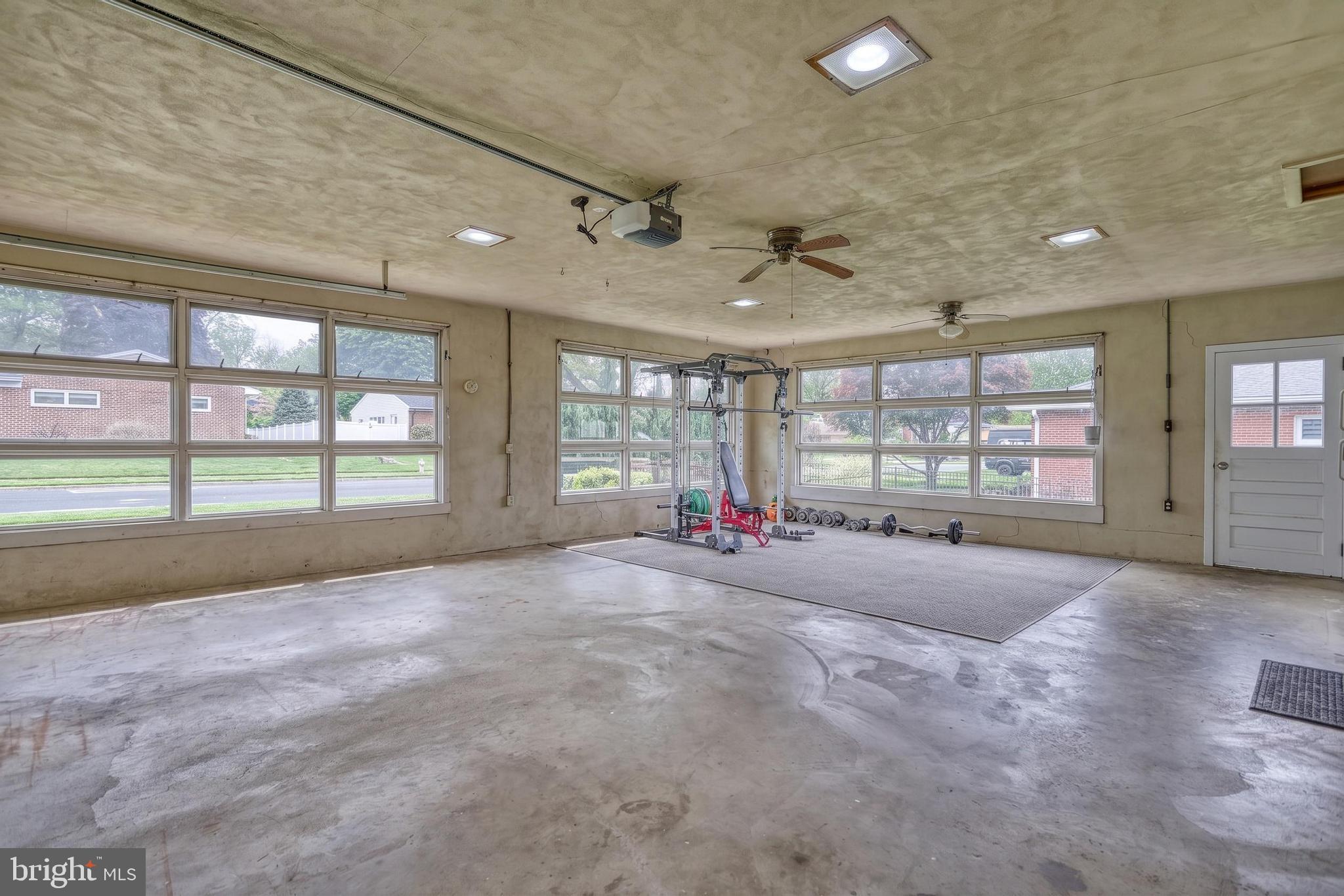 CEDAR CLIFF MANOR - Residential