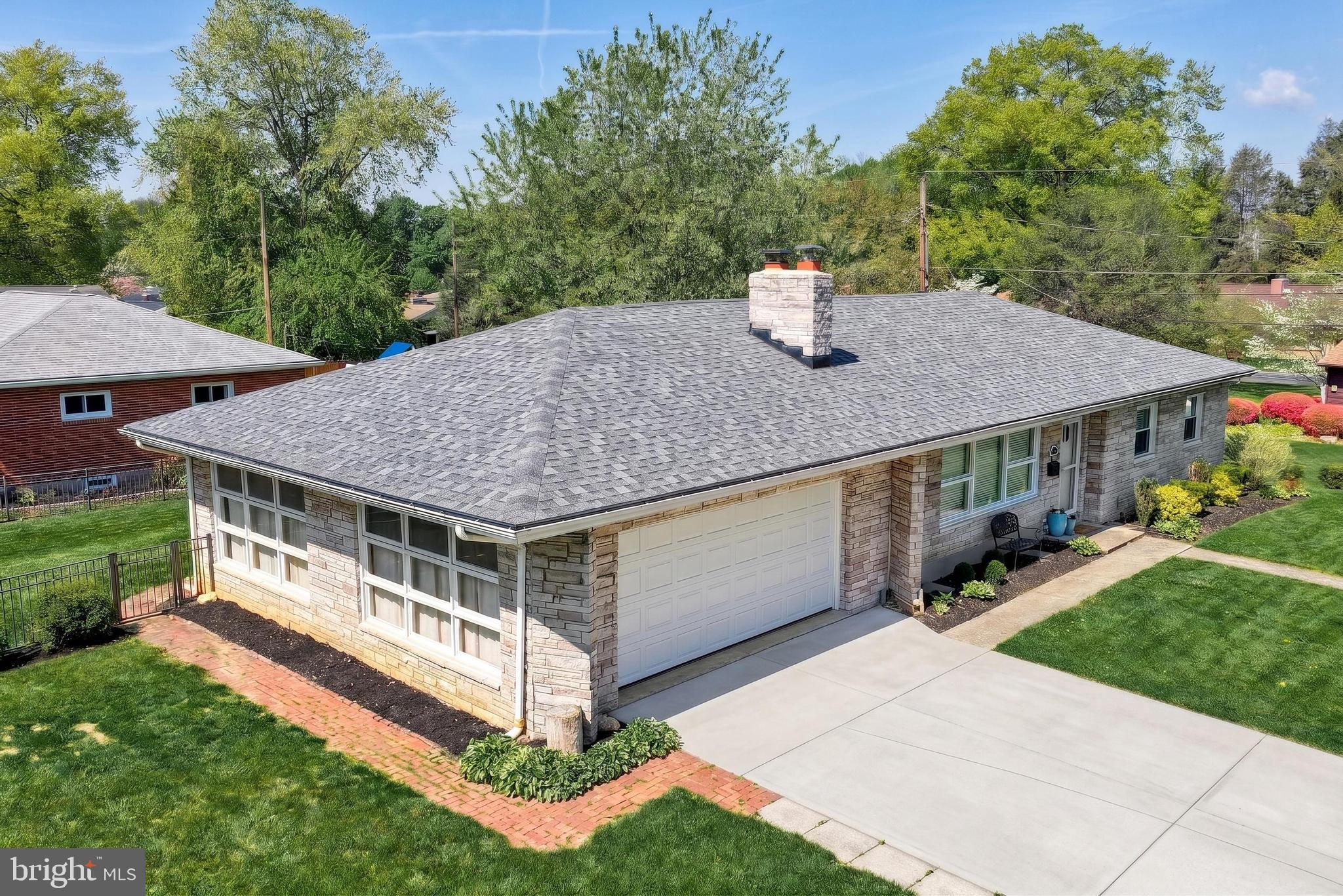 CEDAR CLIFF MANOR - Residential