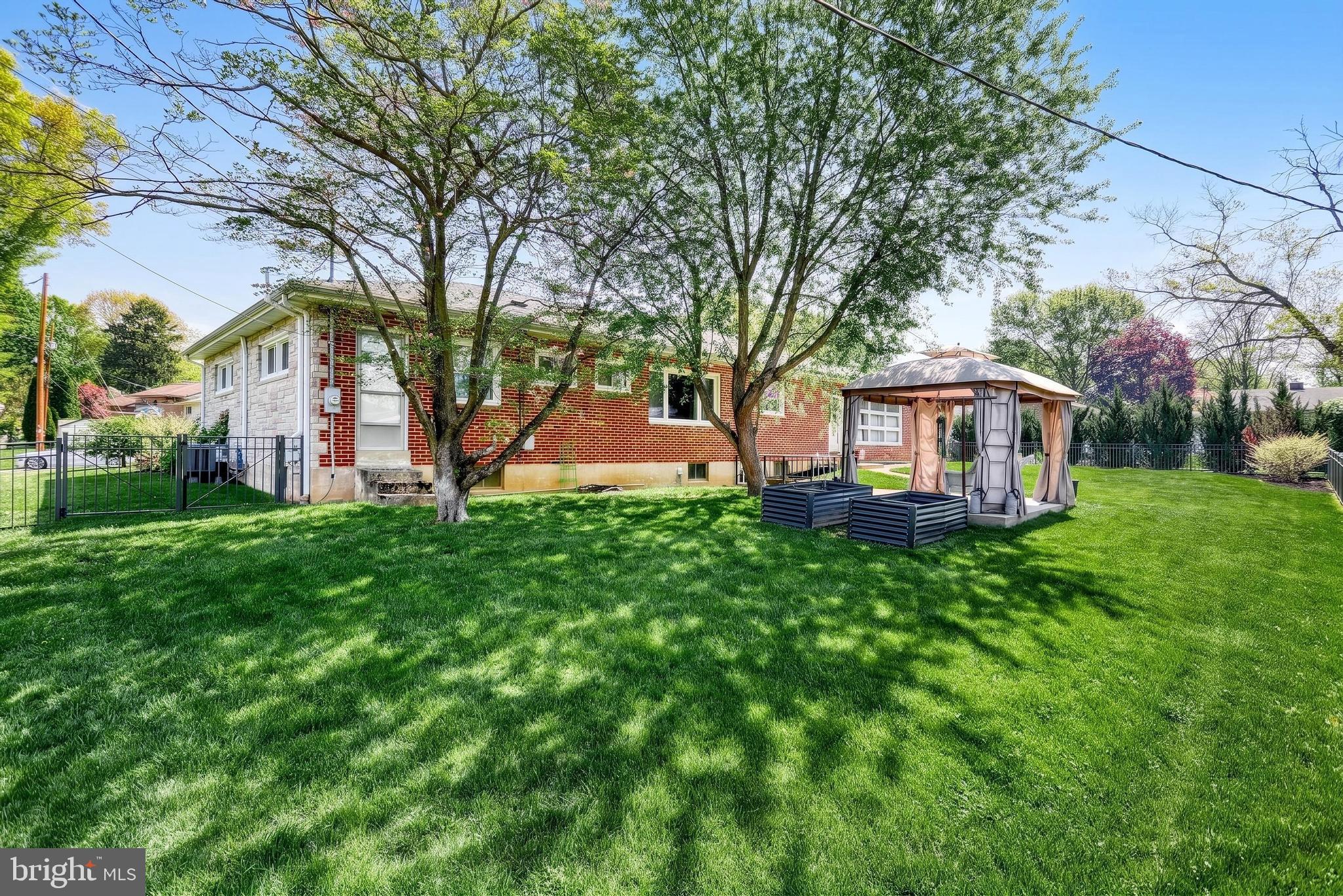 CEDAR CLIFF MANOR - Residential