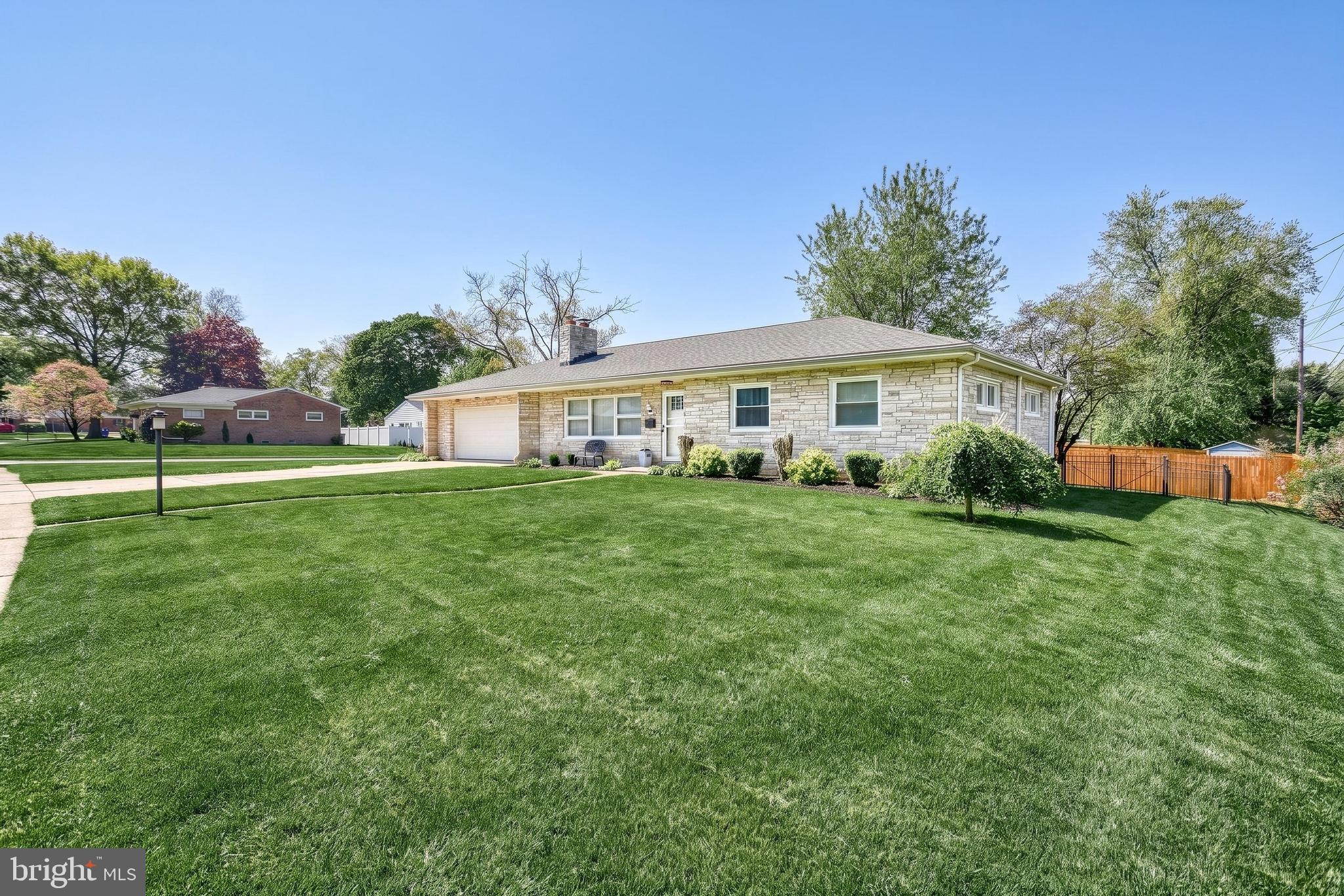 CEDAR CLIFF MANOR - Residential