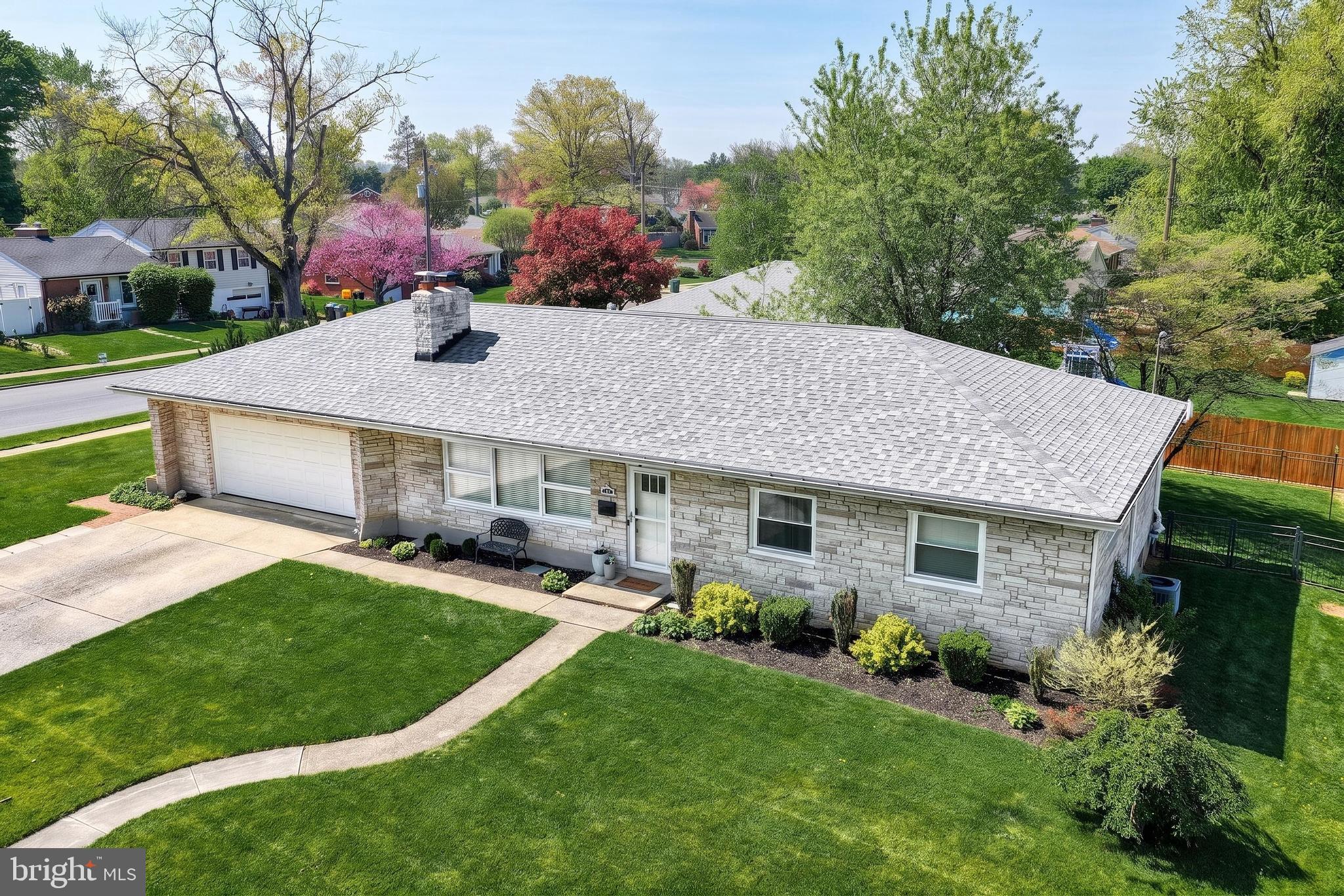 CEDAR CLIFF MANOR - Residential