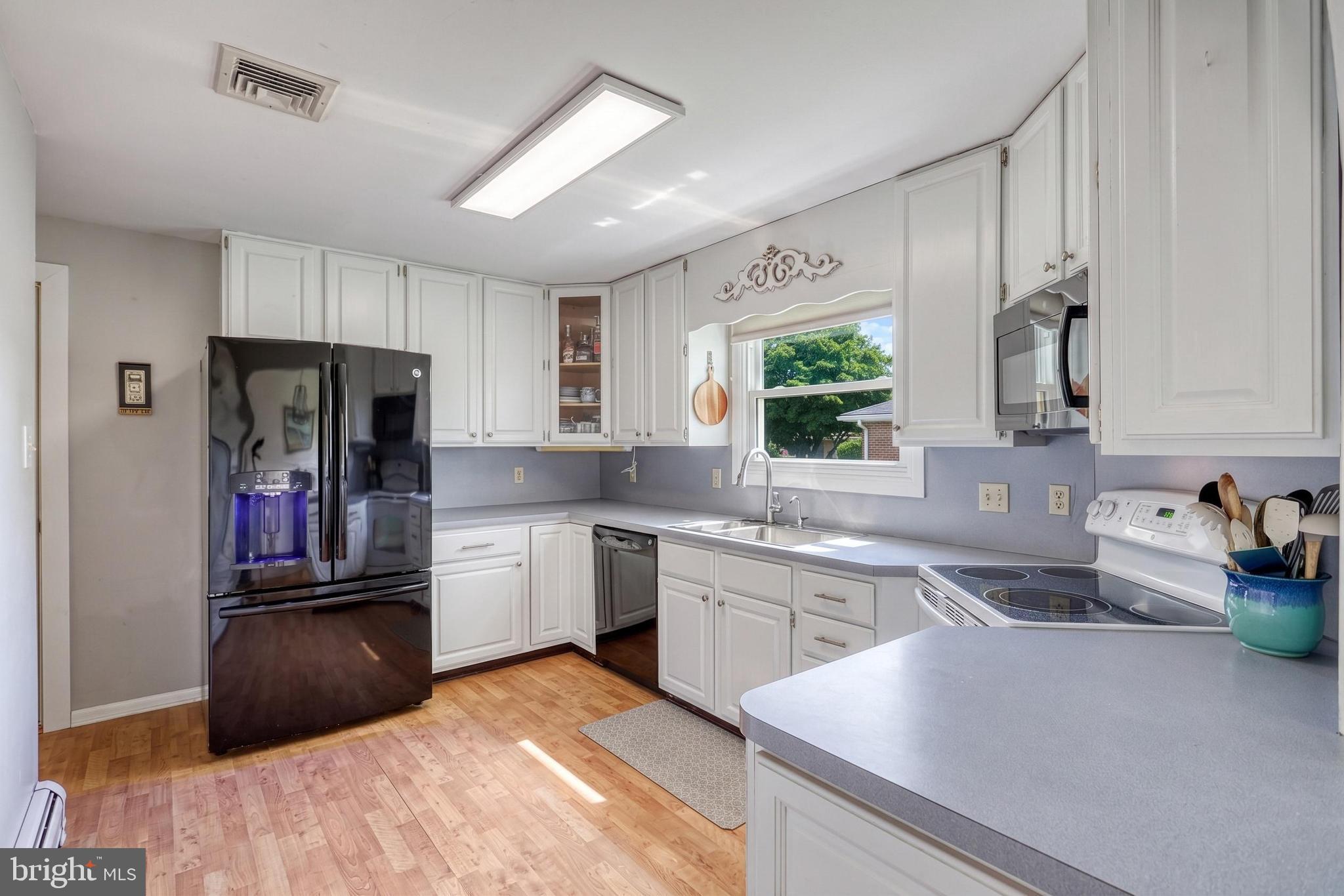 CEDAR CLIFF MANOR - Residential