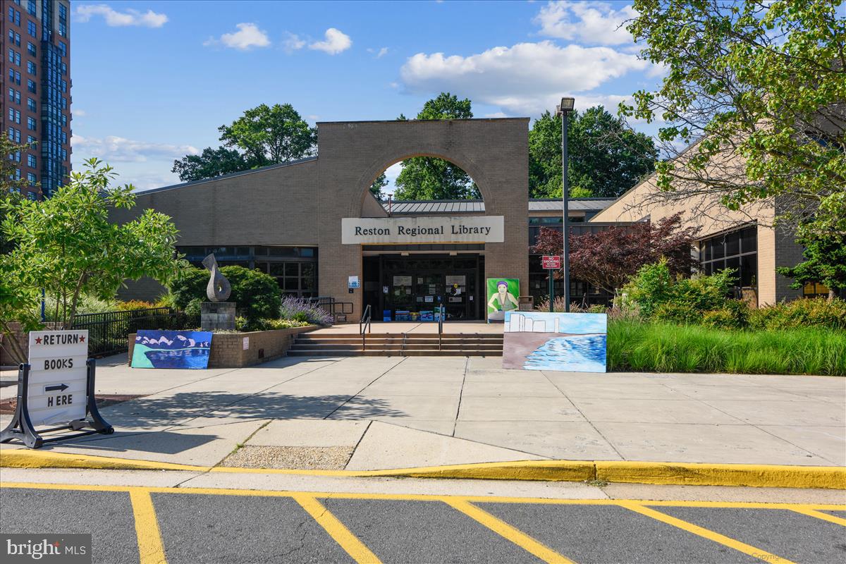 RESTON - Residential