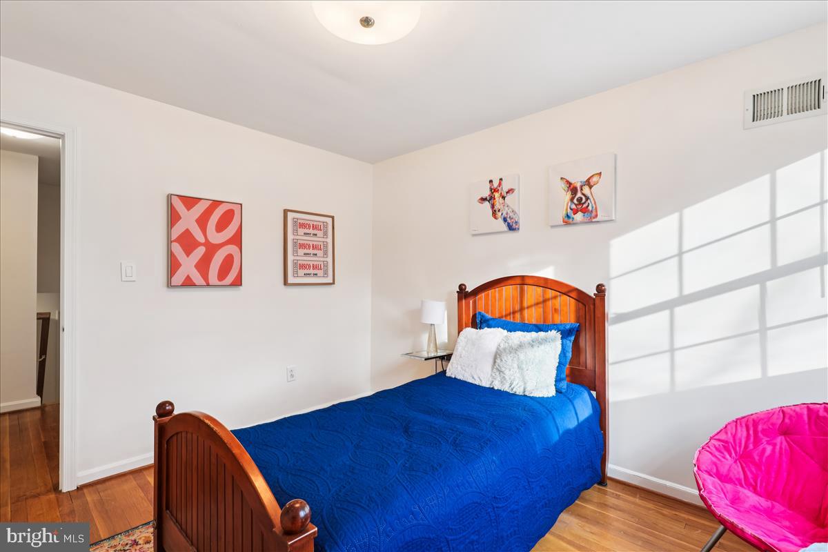 RESTON - Residential