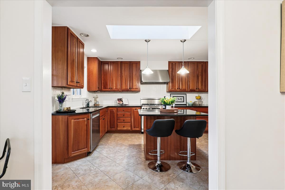 RESTON - Residential