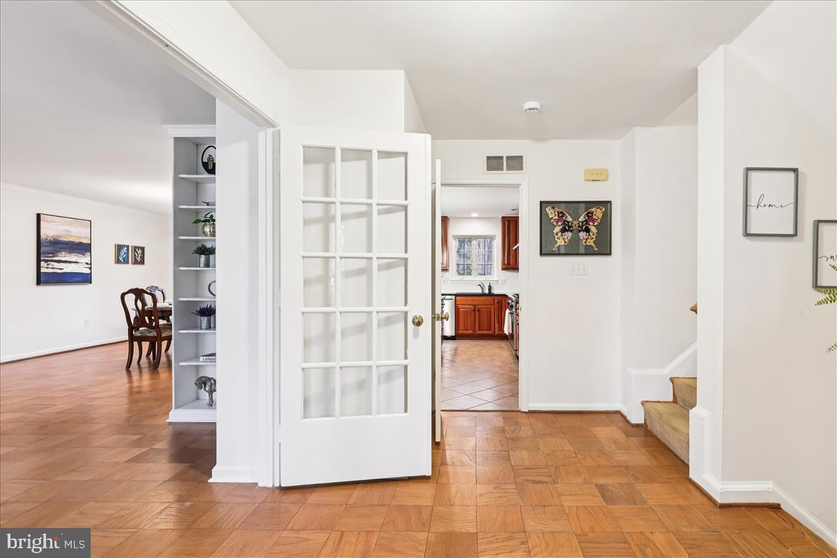 RESTON - Residential