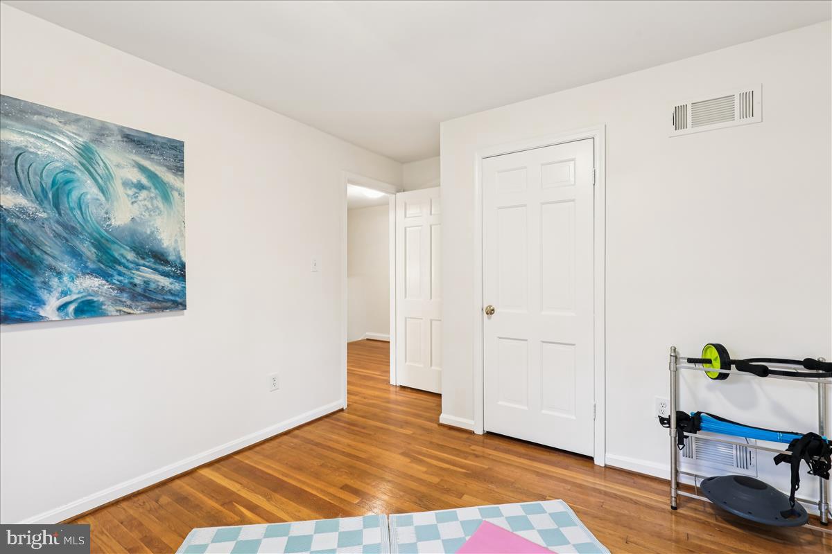 RESTON - Residential