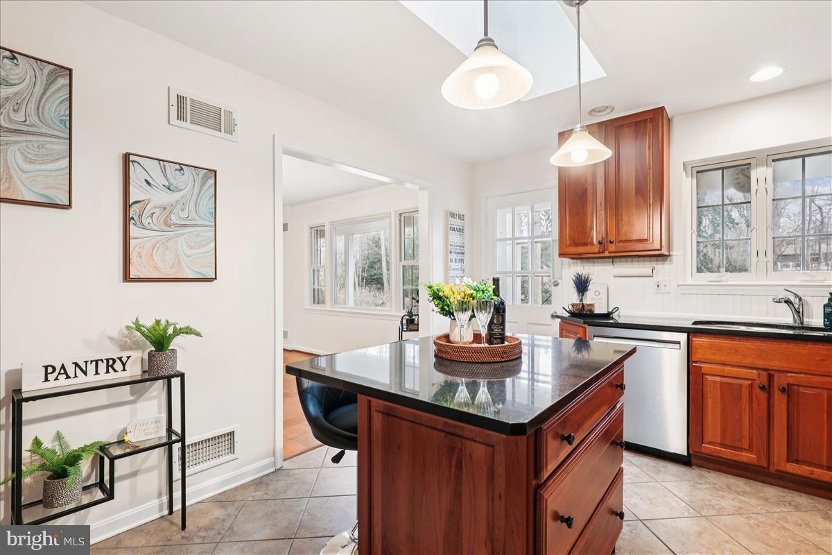 RESTON - Residential