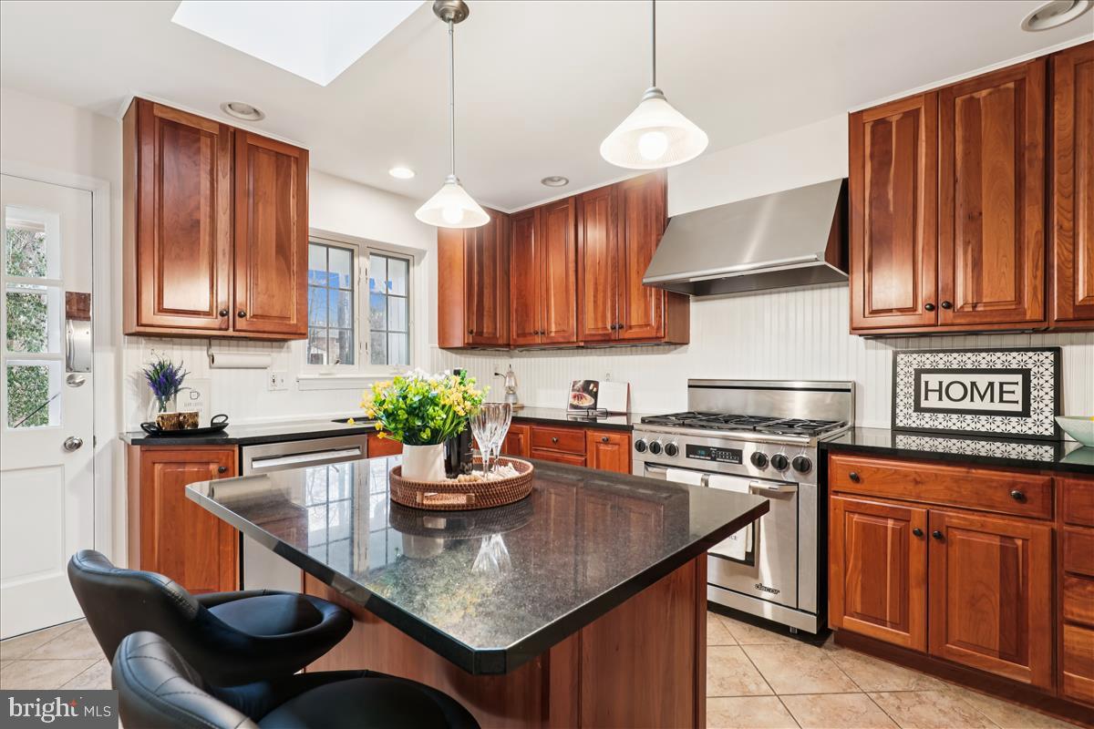 RESTON - Residential