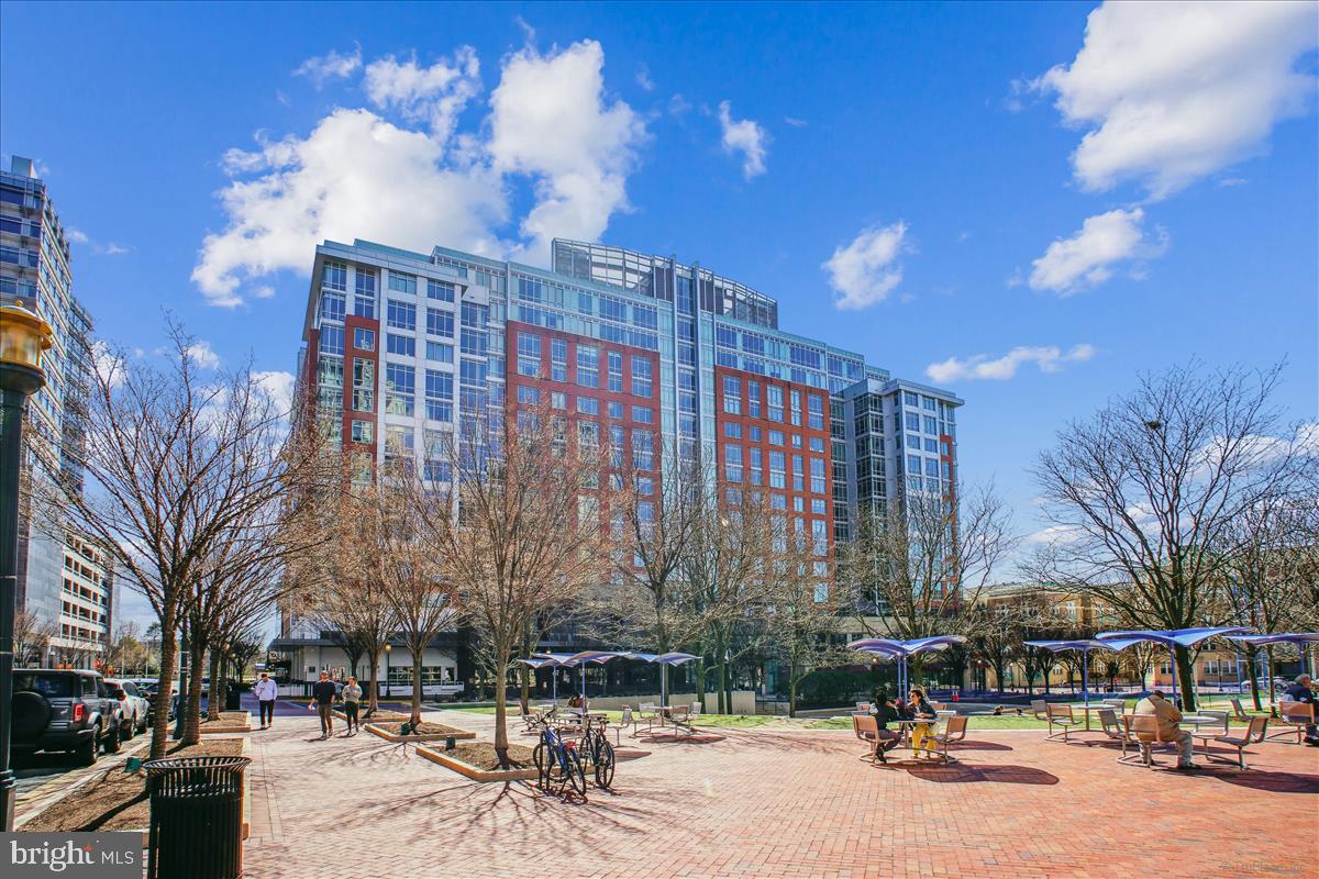 RESTON - Residential