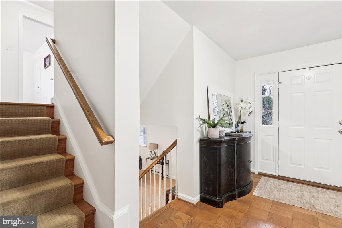 RESTON - Residential