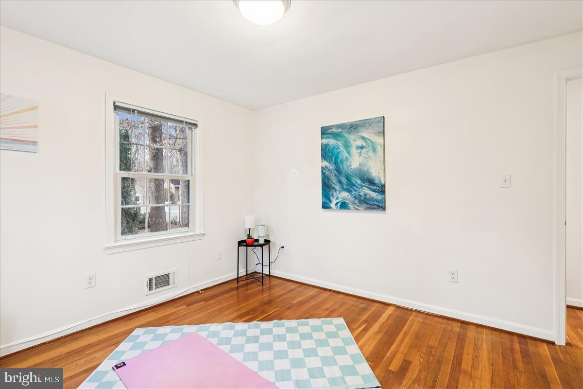 RESTON - Residential