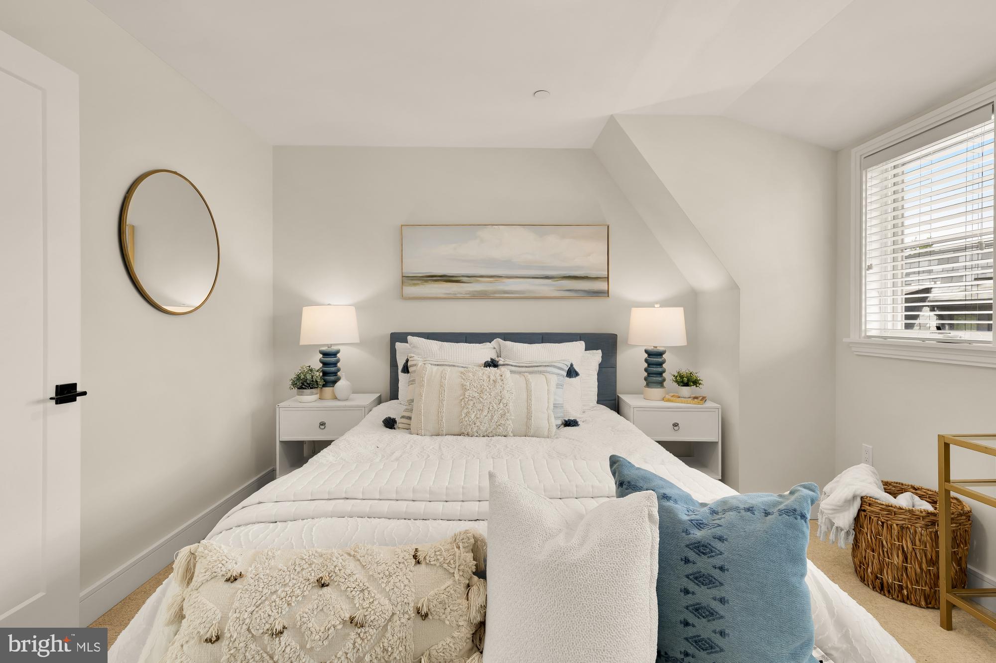 CAPITOL HILL - Residential