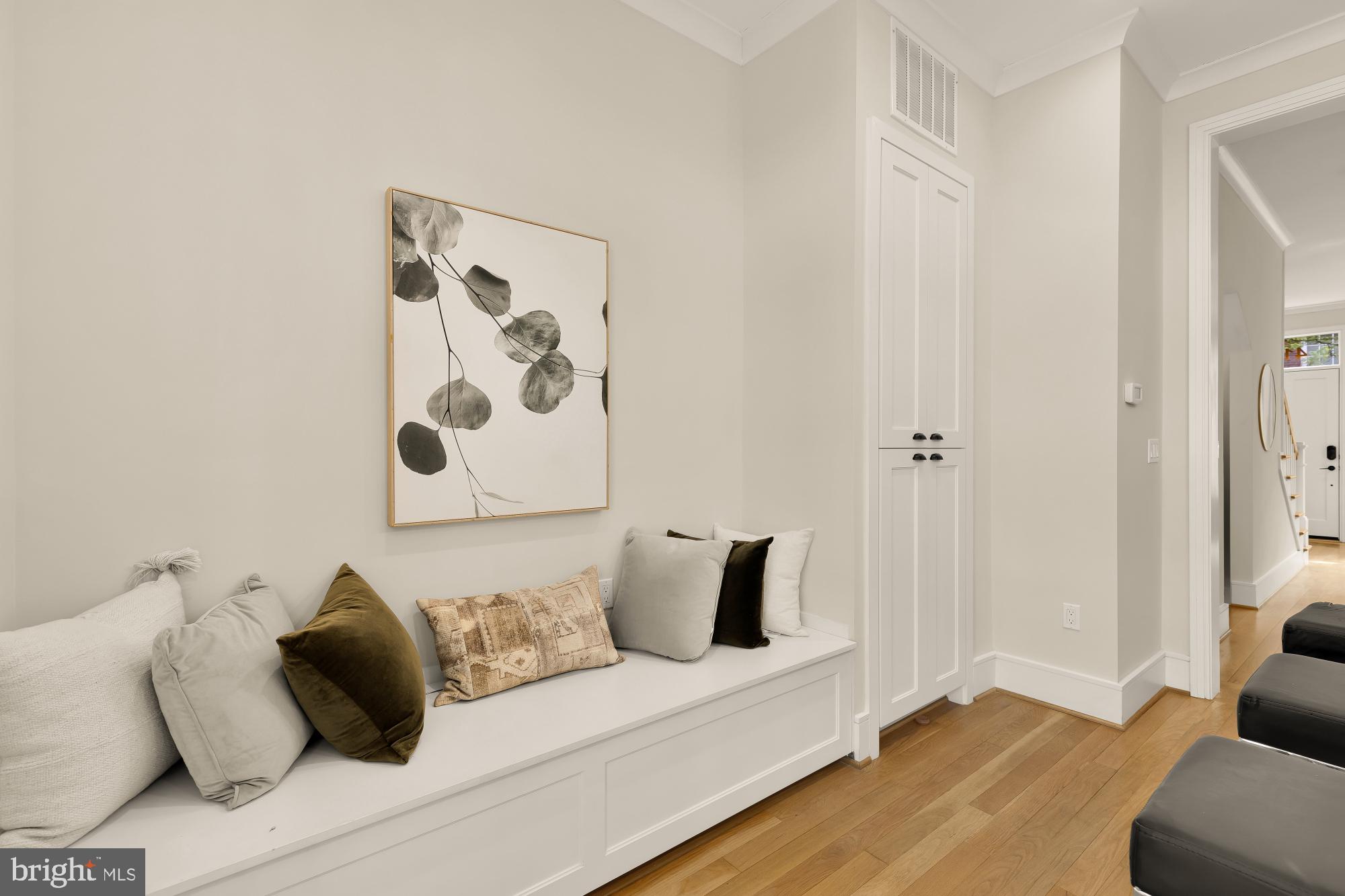 CAPITOL HILL - Residential