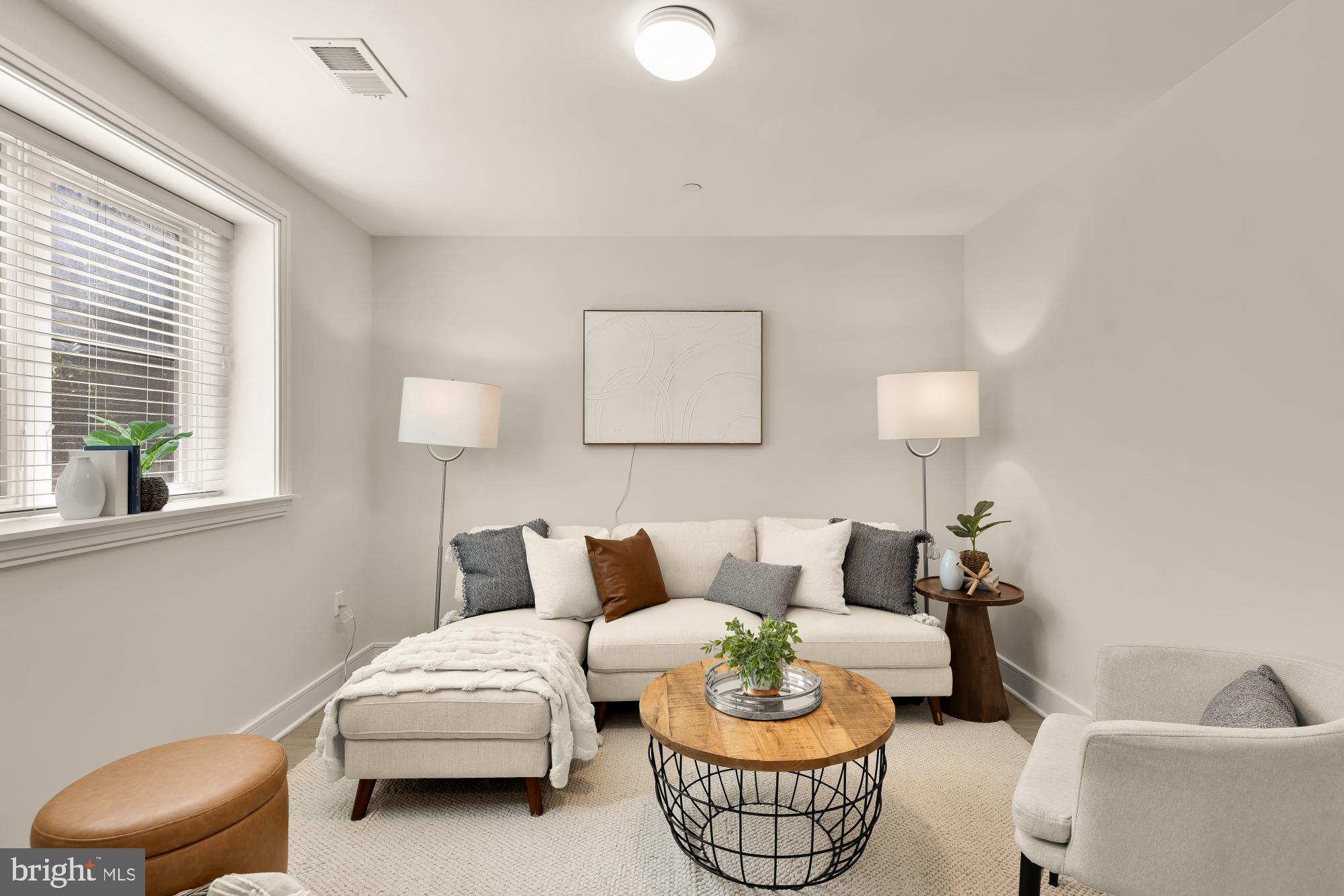 CAPITOL HILL - Residential