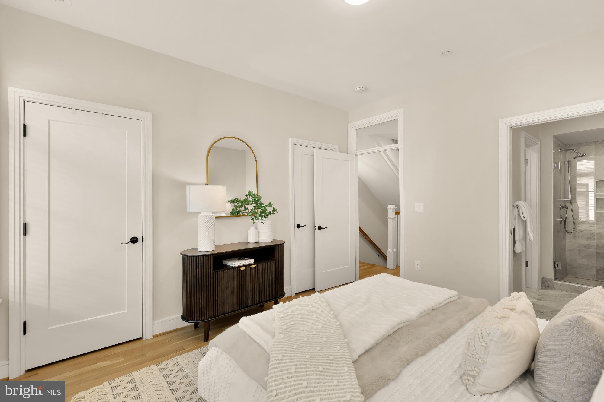 CAPITOL HILL - Residential