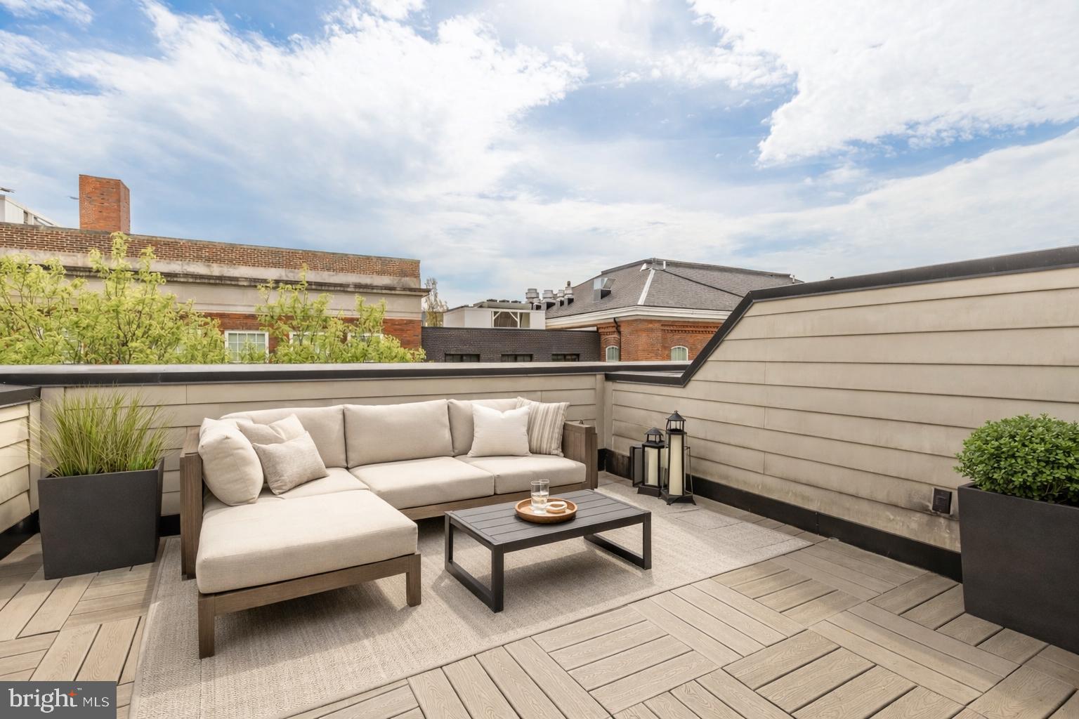 CAPITOL HILL - Residential