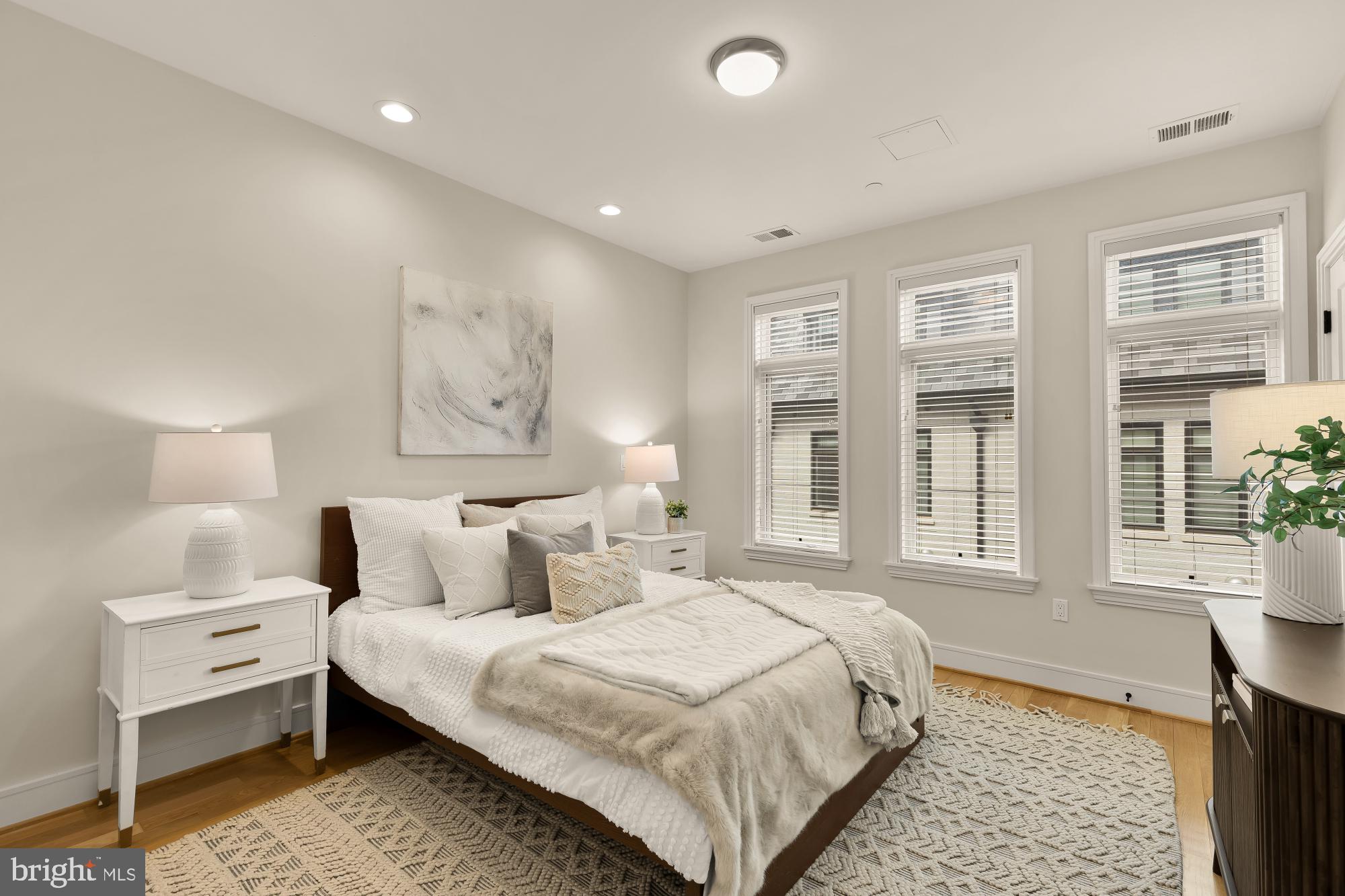 CAPITOL HILL - Residential