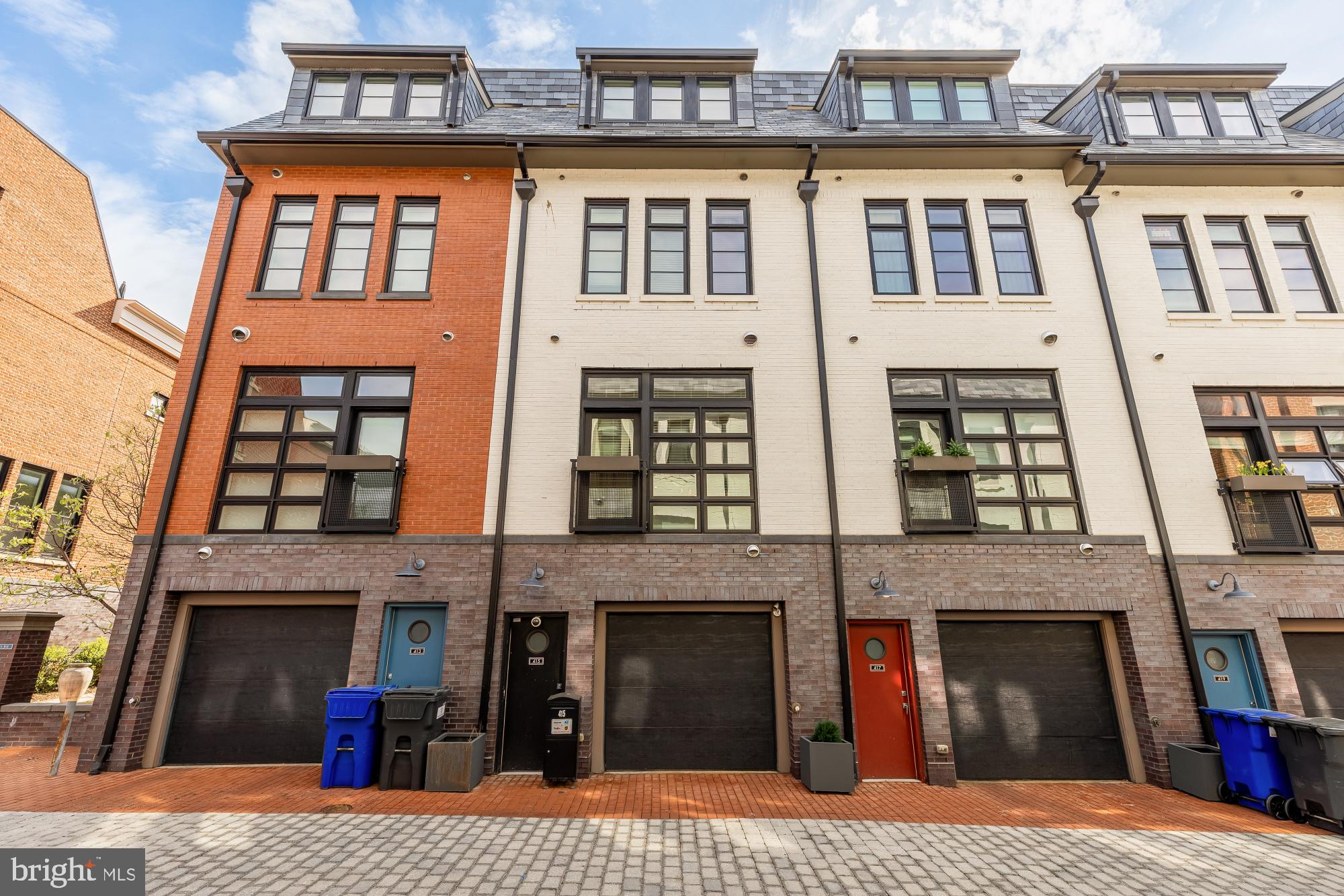 CAPITOL HILL - Residential