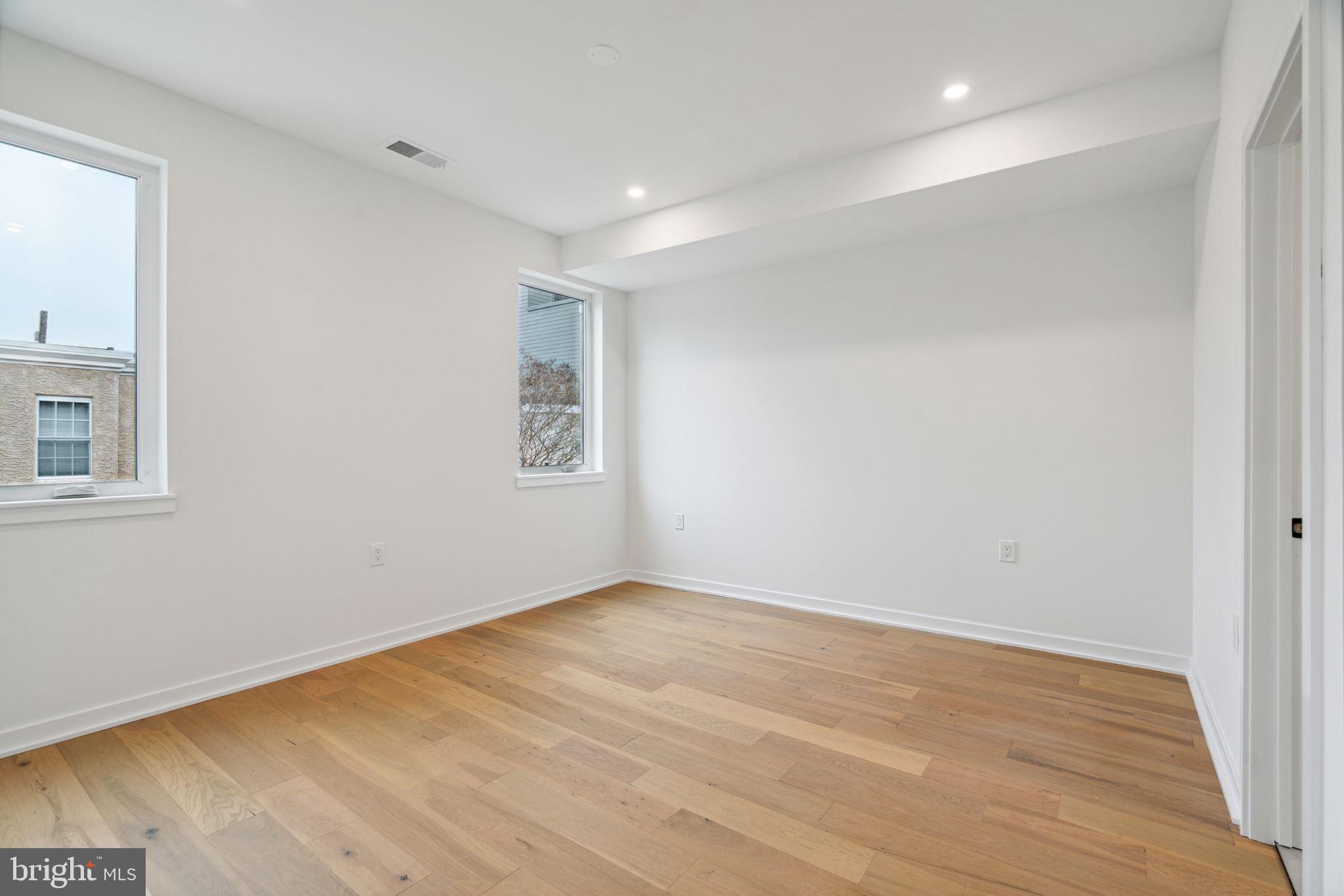 GRADUATE HOSPITAL - Residential