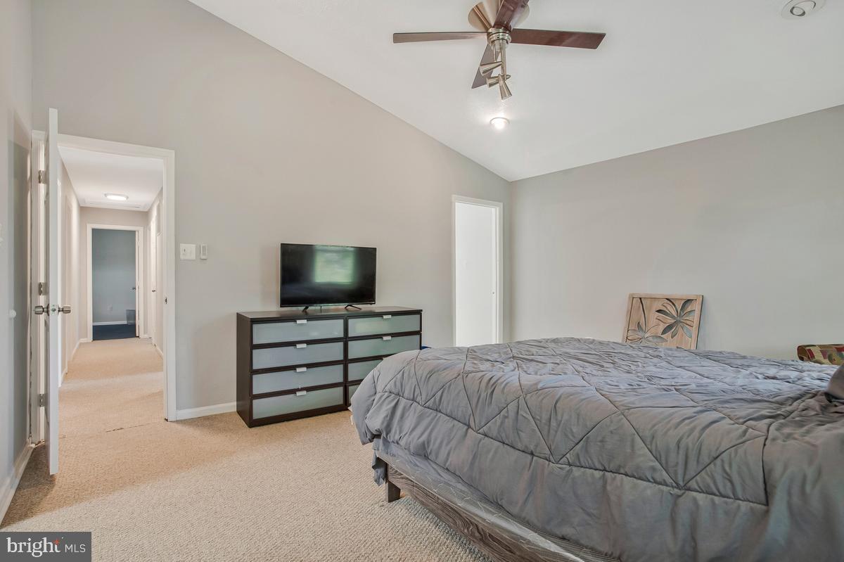 1405 MEADOWLAKE CT