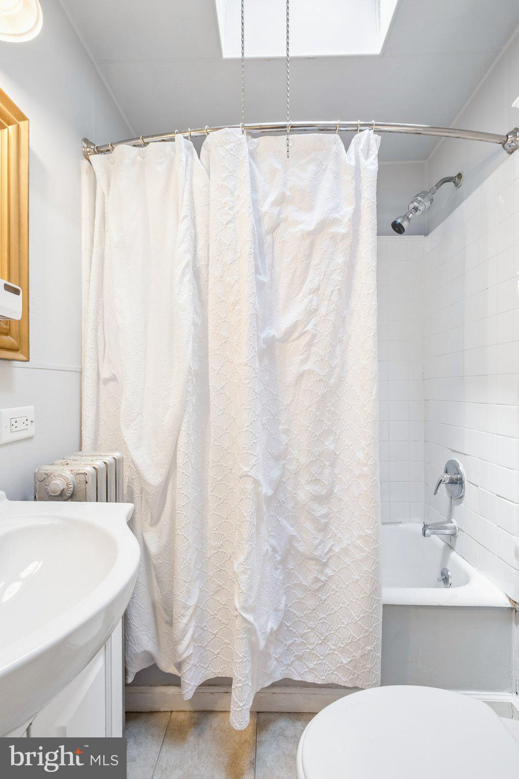 EAST FALLS - Residential