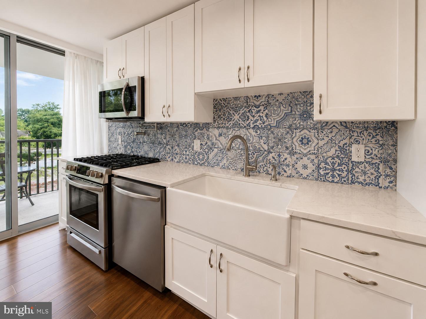 3333 W UNIVERSITY BOULEVARD W 204