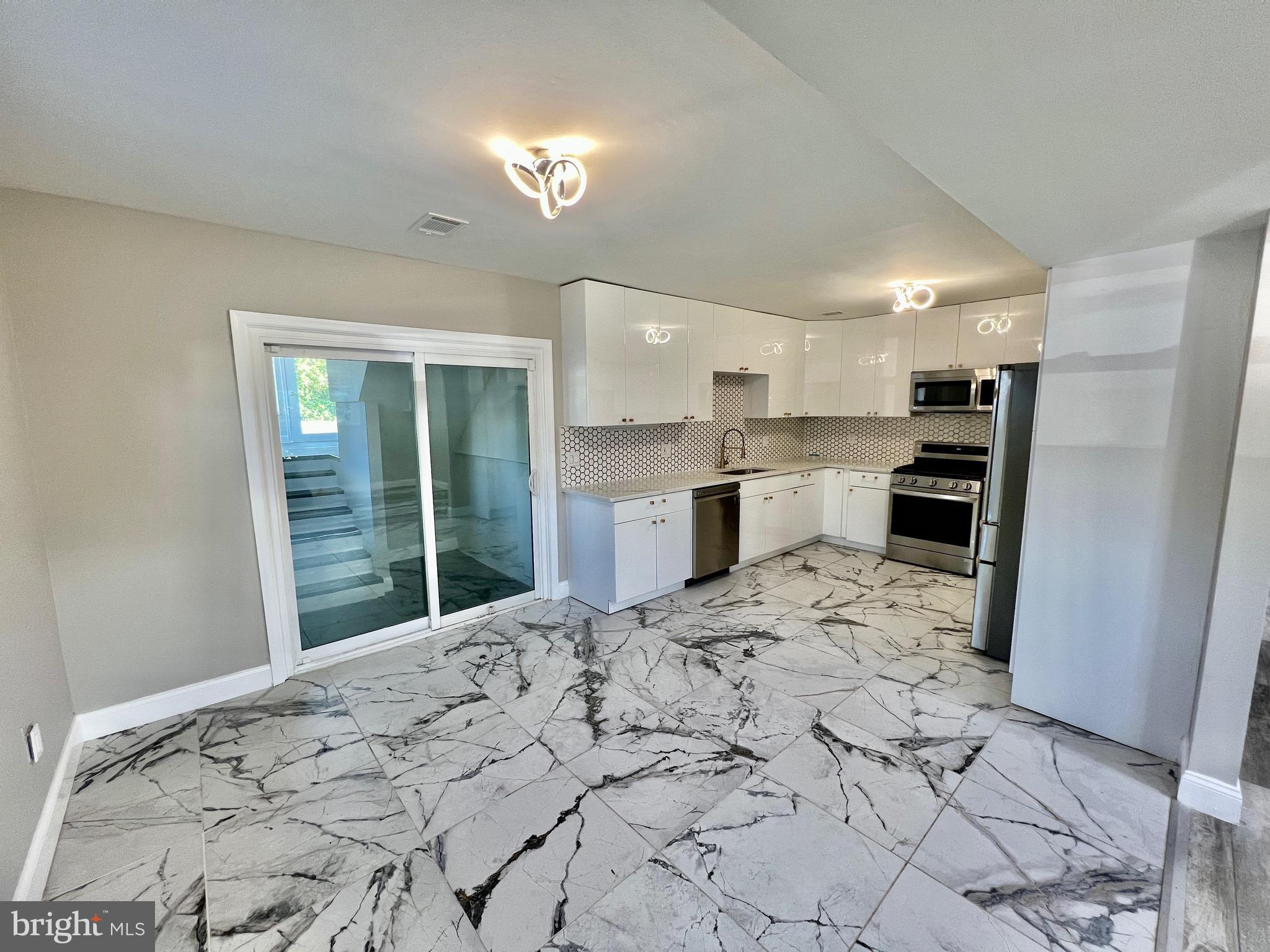 PRINCE WILLIAM ESTATES - Residential