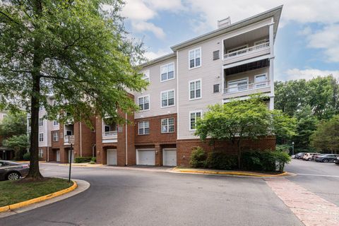 Photo of 4320 Cannon Ridge Court #56, FAIRFAX, VA 22033 (MLS # VAFX2324084)
