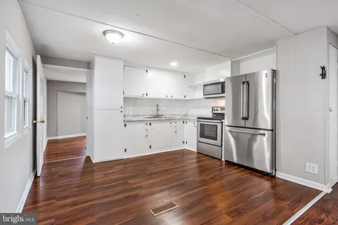 7805 Tayloe Drive Unit 133, Manassas, VA MLS: VAPW2107652