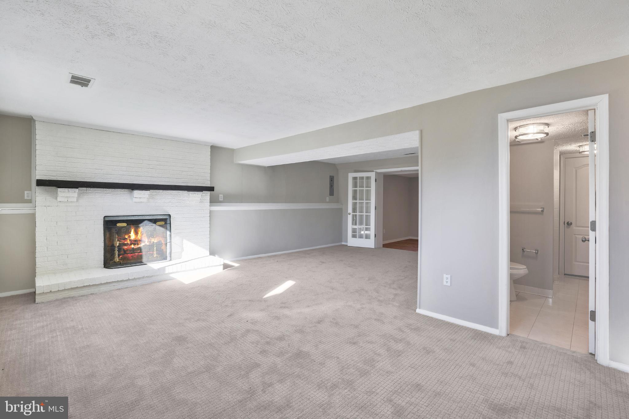 FALLS MANOR - Residential Lease