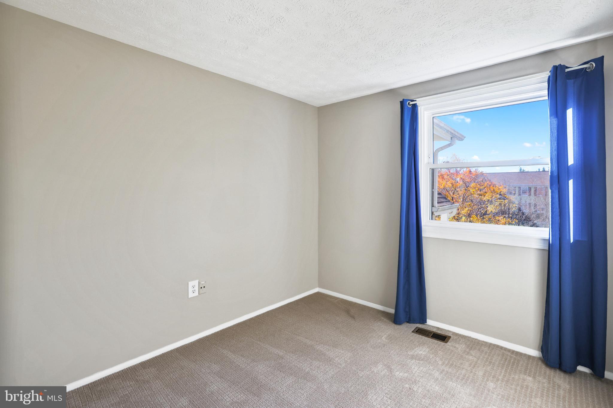 FALLS MANOR - Residential Lease