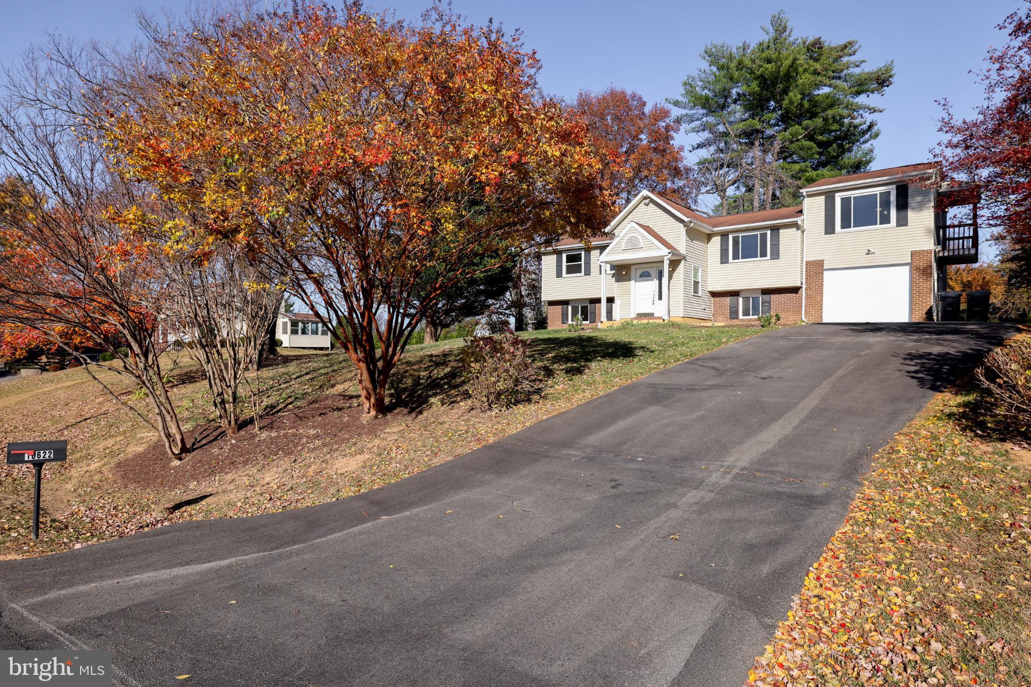 FALLS MANOR - Residential Lease